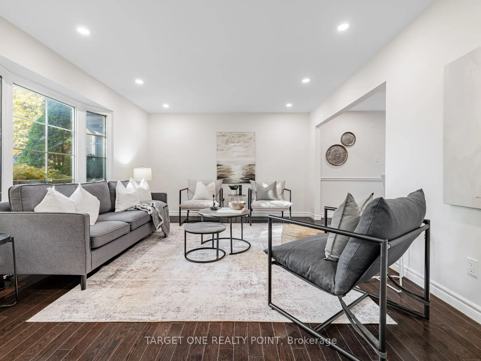 93 Mayvern Crescent