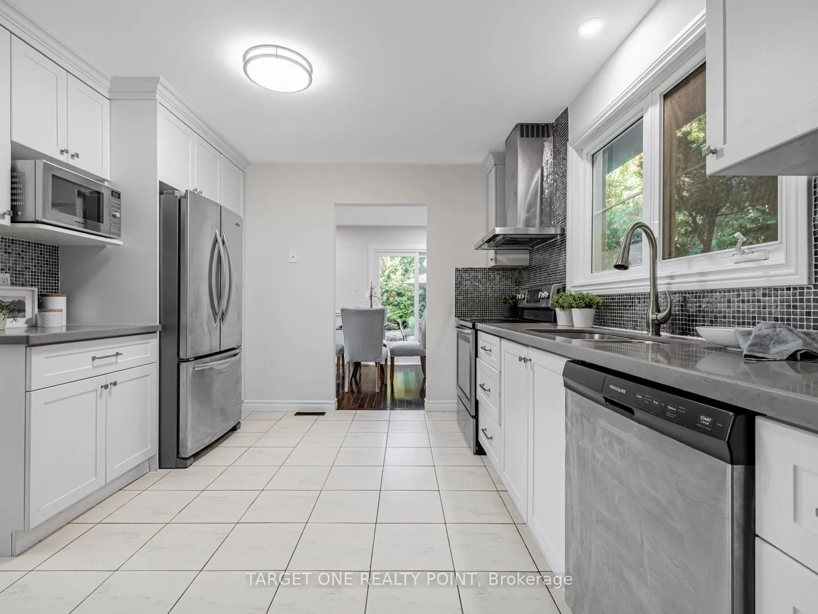 93 Mayvern Crescent