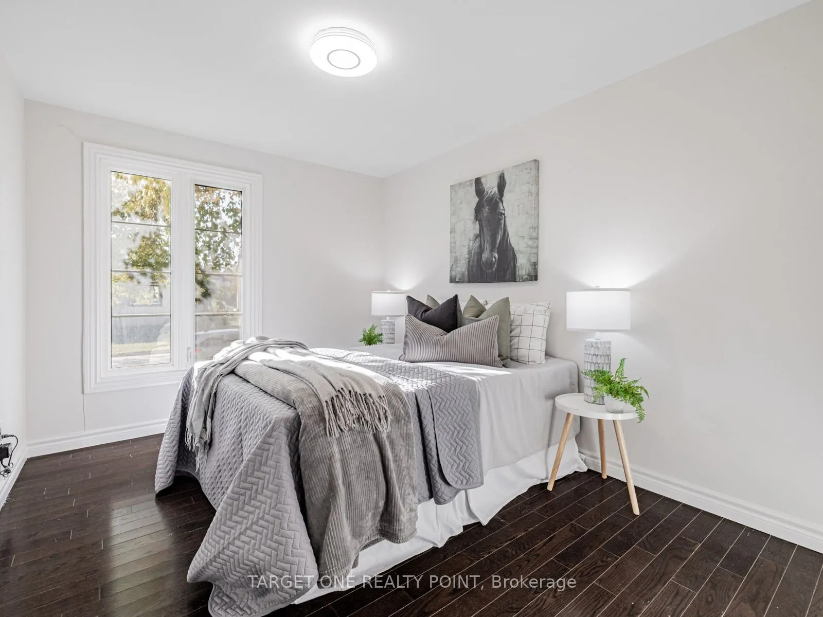 93 Mayvern Crescent