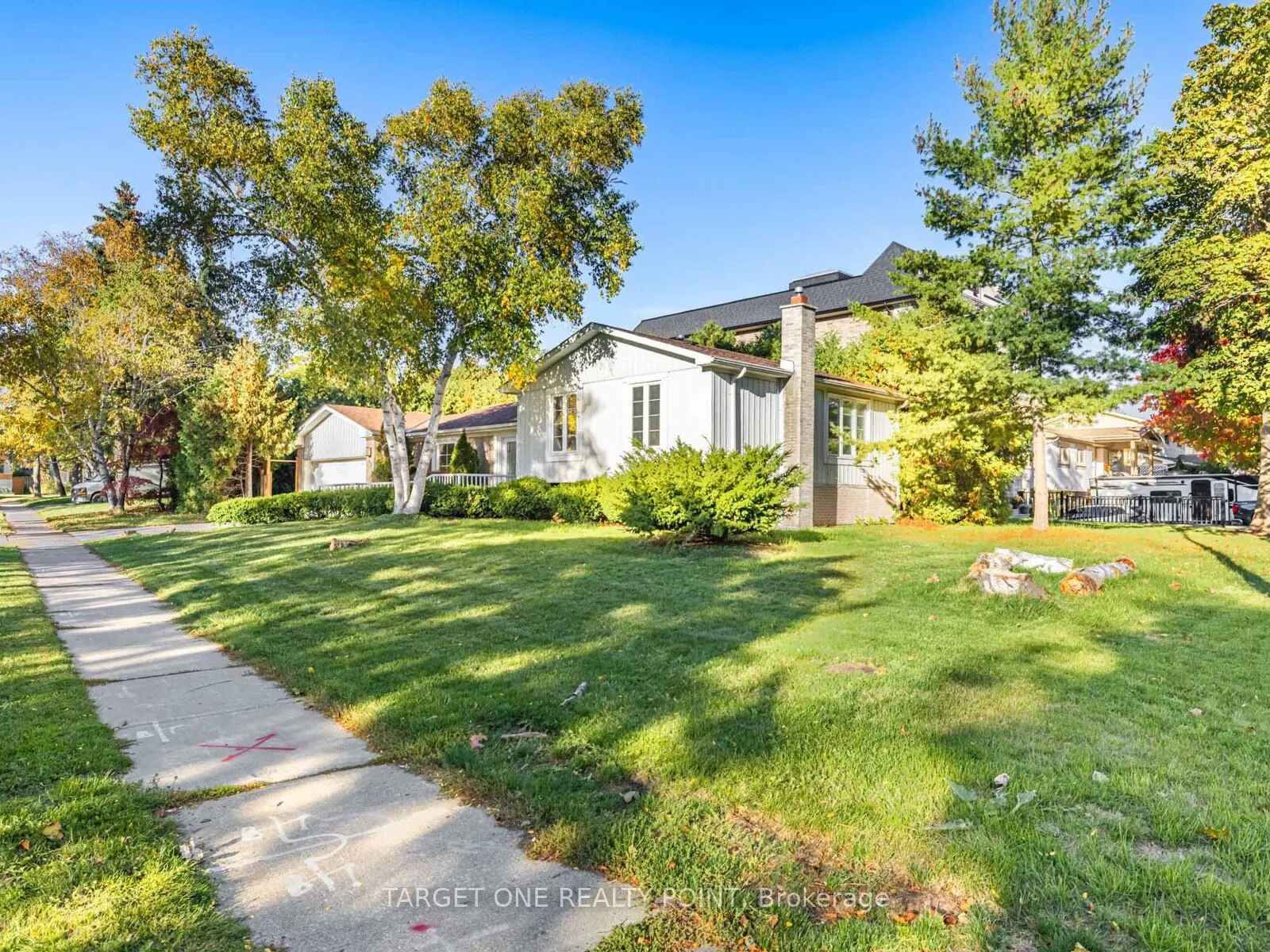 93 Mayvern Crescent