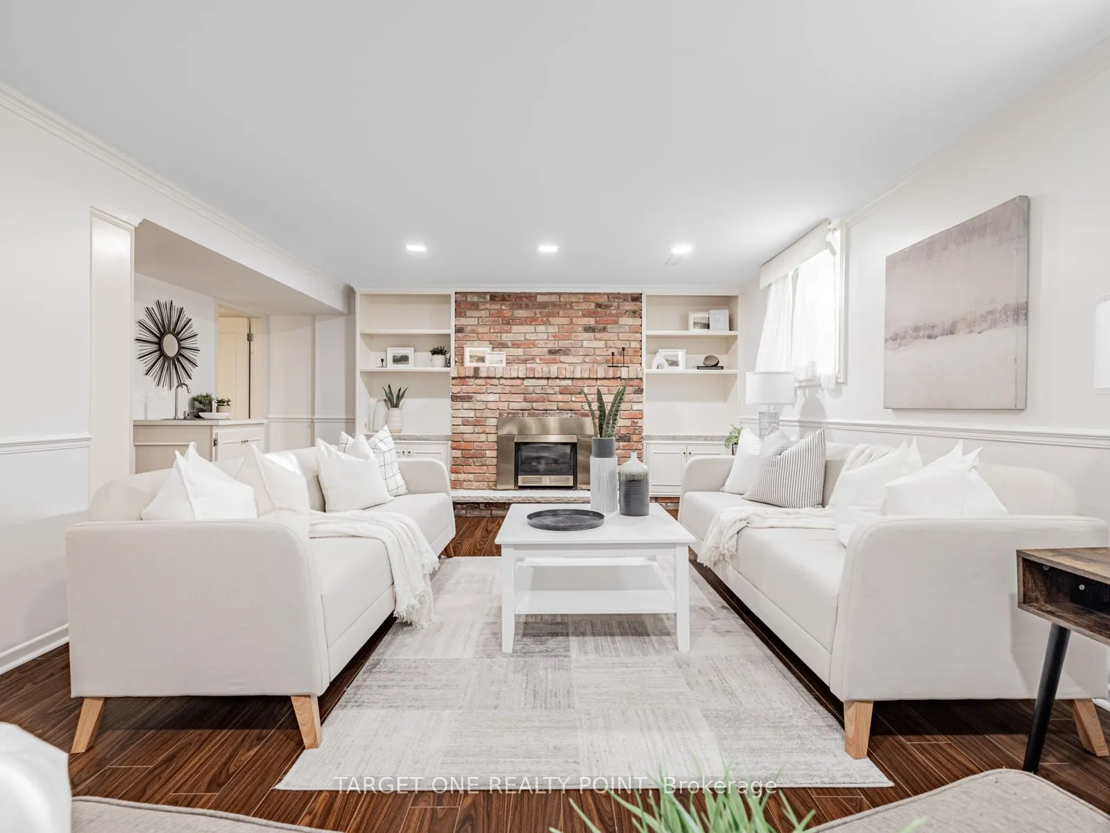 93 Mayvern Crescent