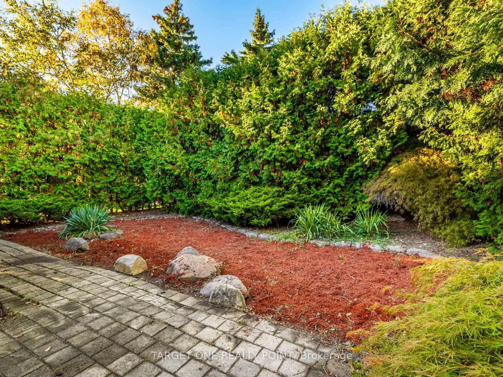 93 Mayvern Crescent