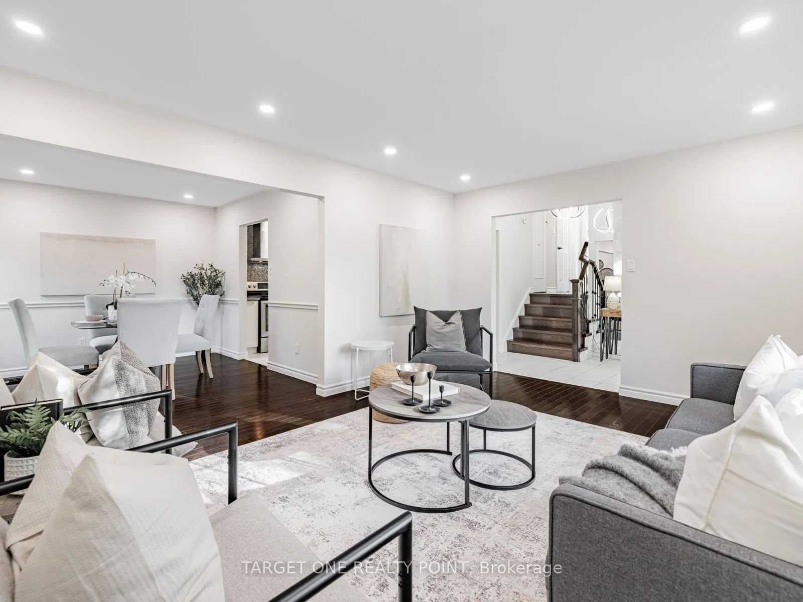 93 Mayvern Crescent