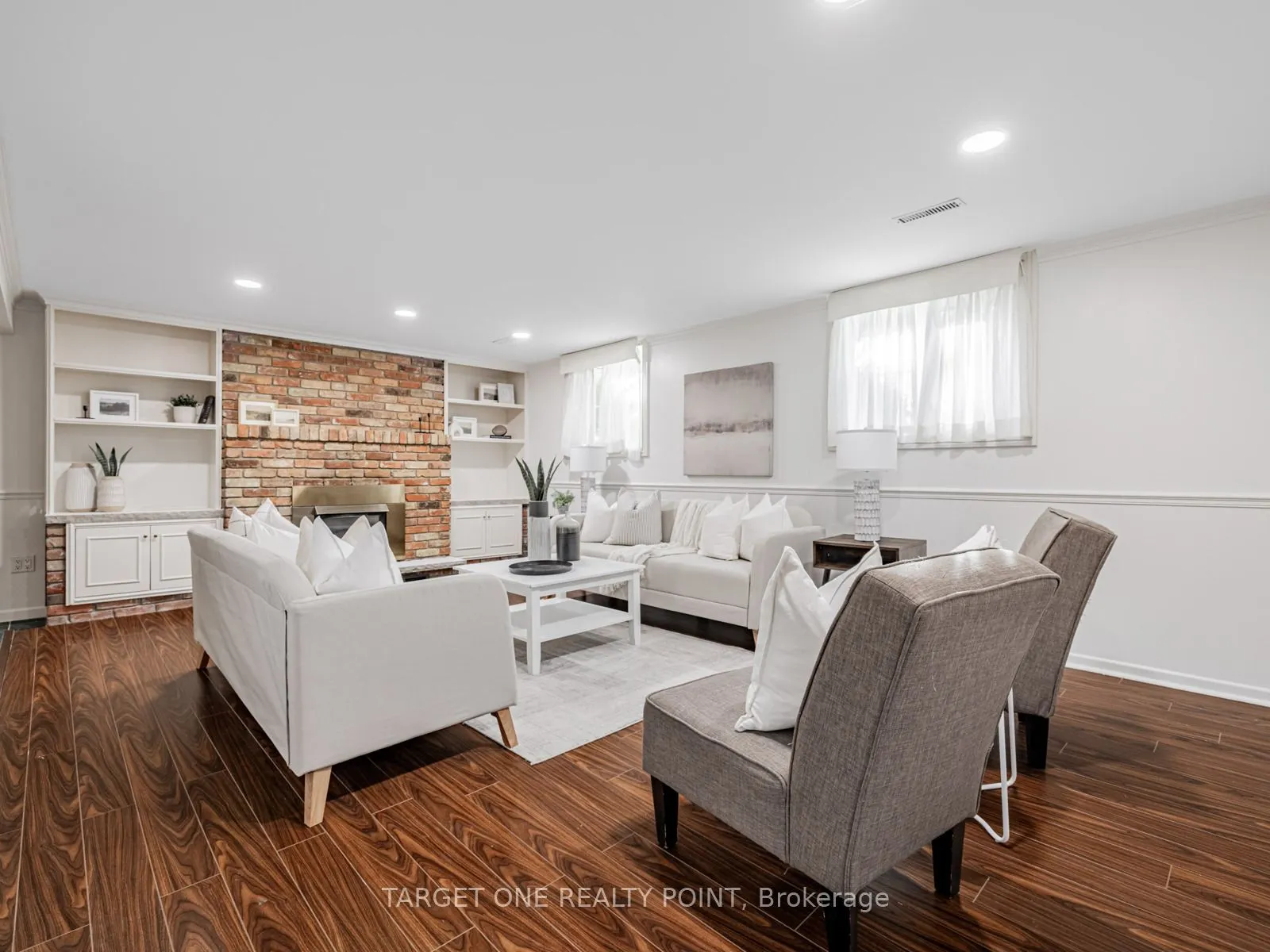 93 Mayvern Crescent