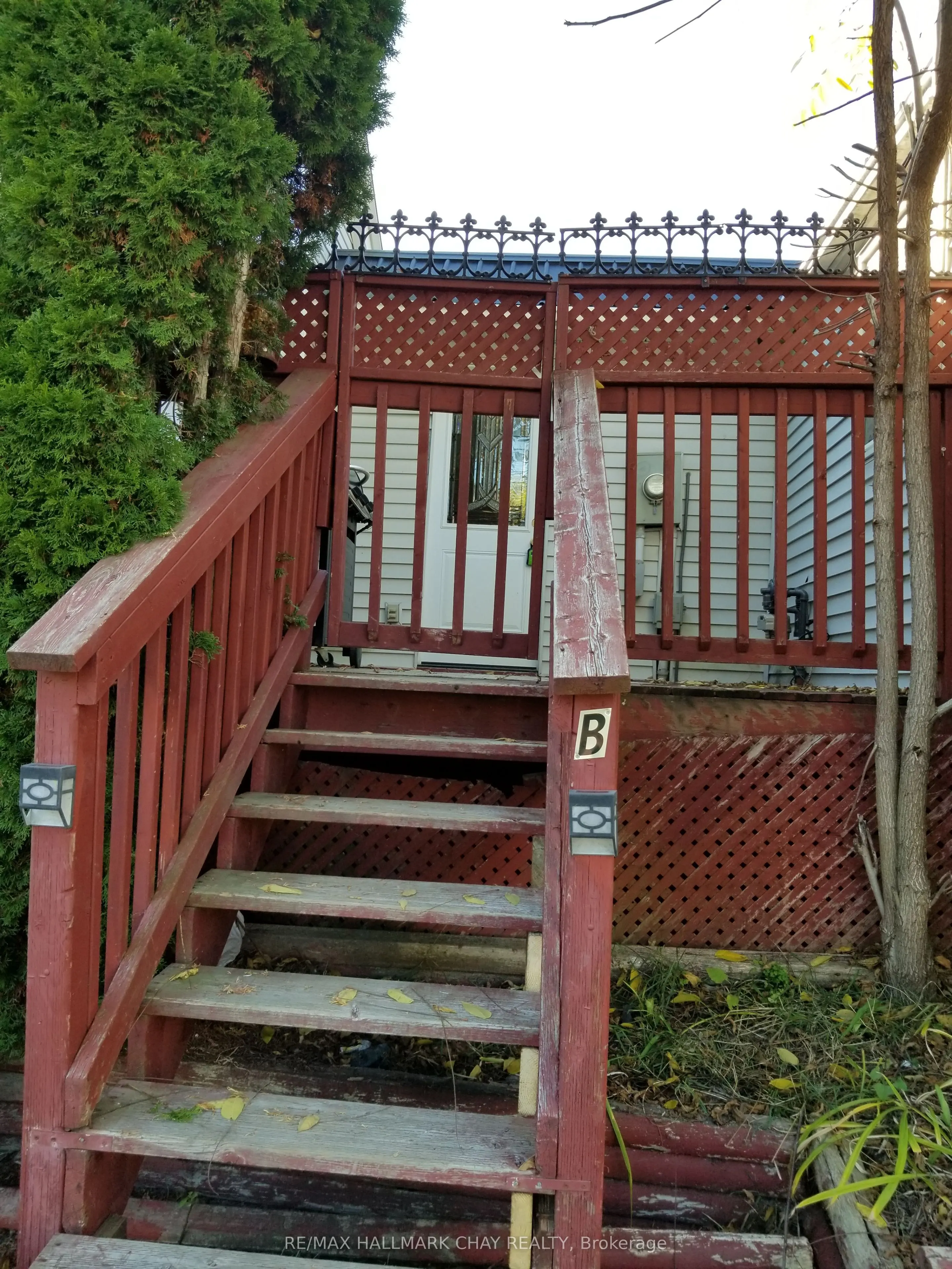 11B Park Crescent, #lower unit