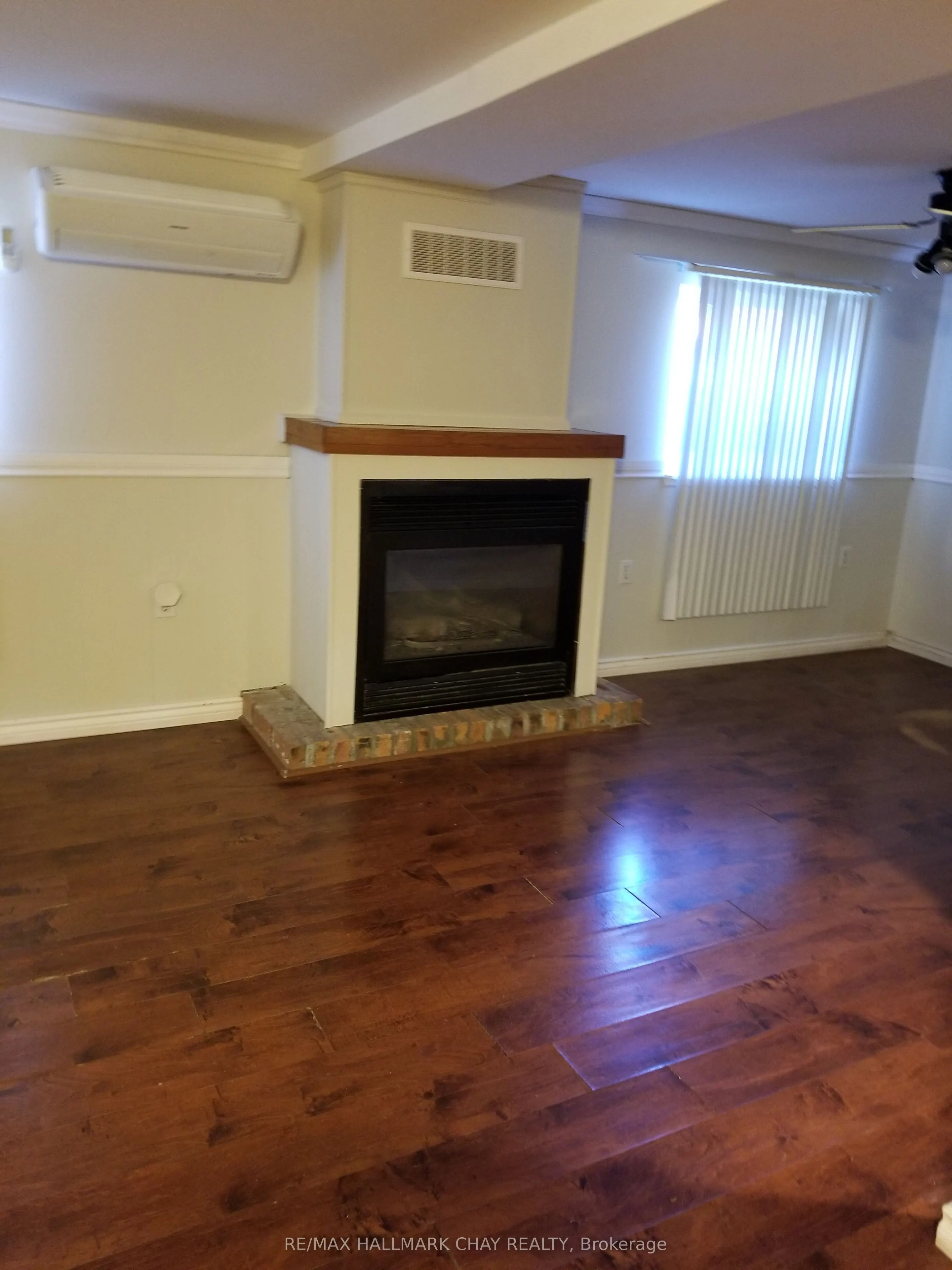 11B Park Crescent, #lower unit