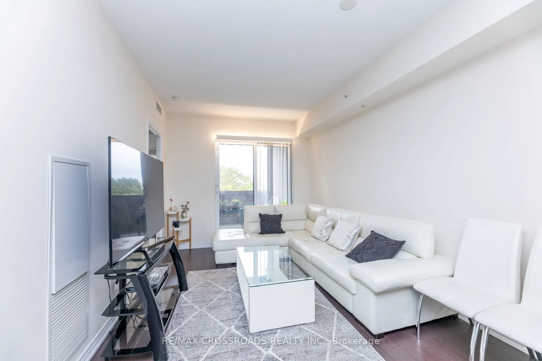 9255 Jane Street, #410