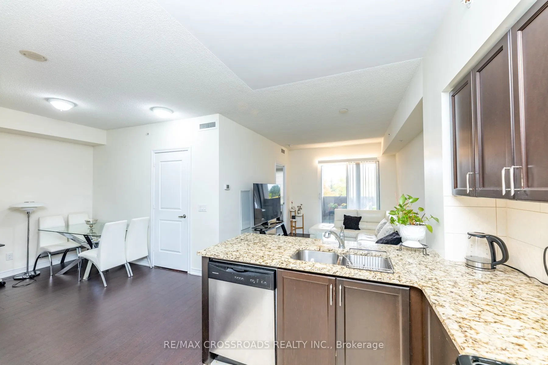 9255 Jane Street, #410