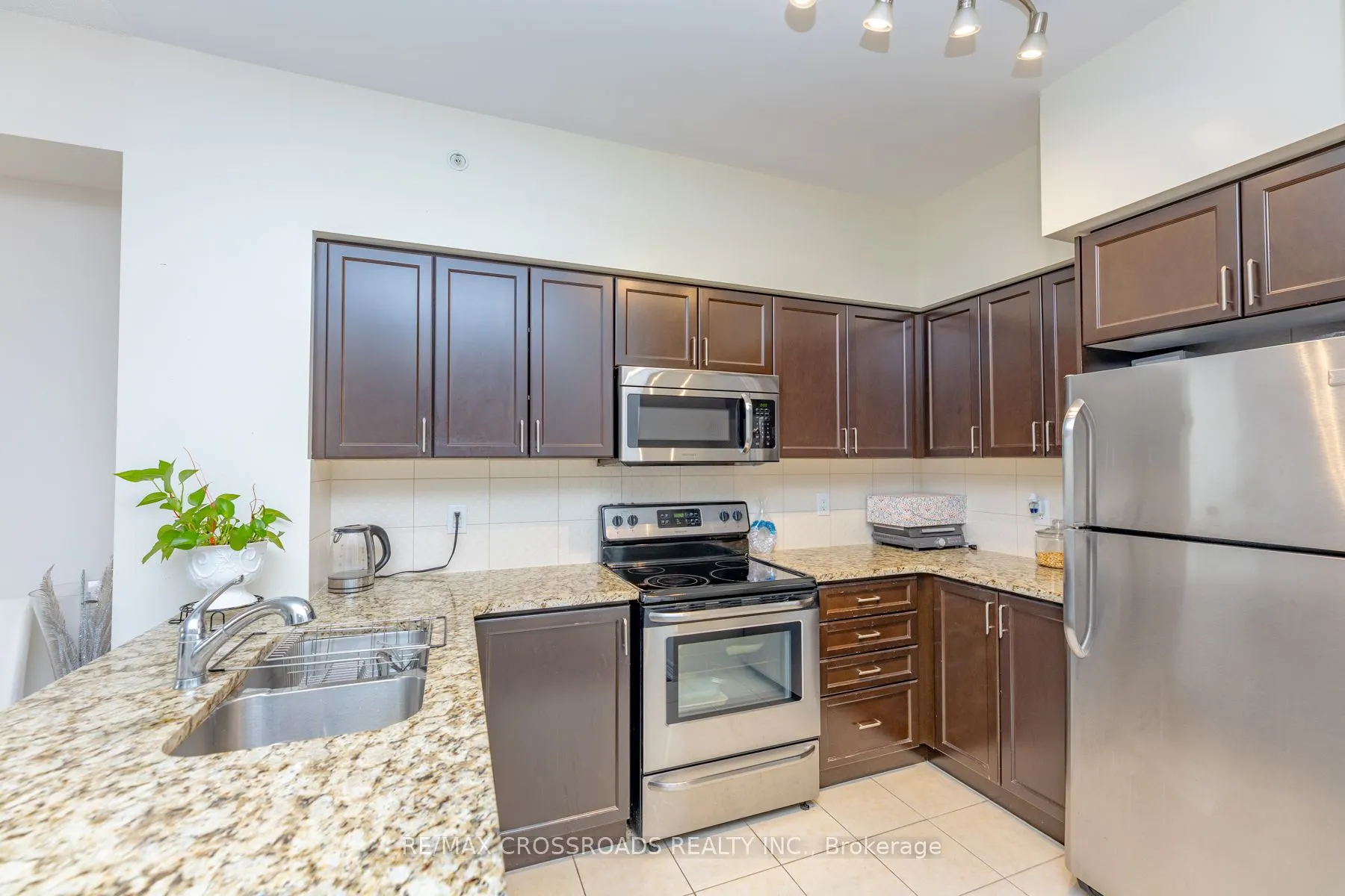 9255 Jane Street, #410