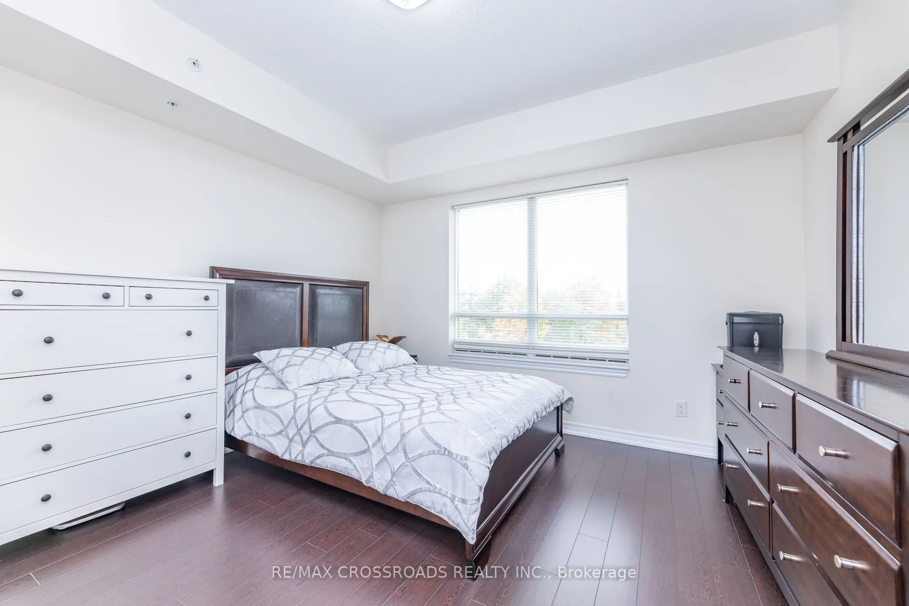 9255 Jane Street, #410