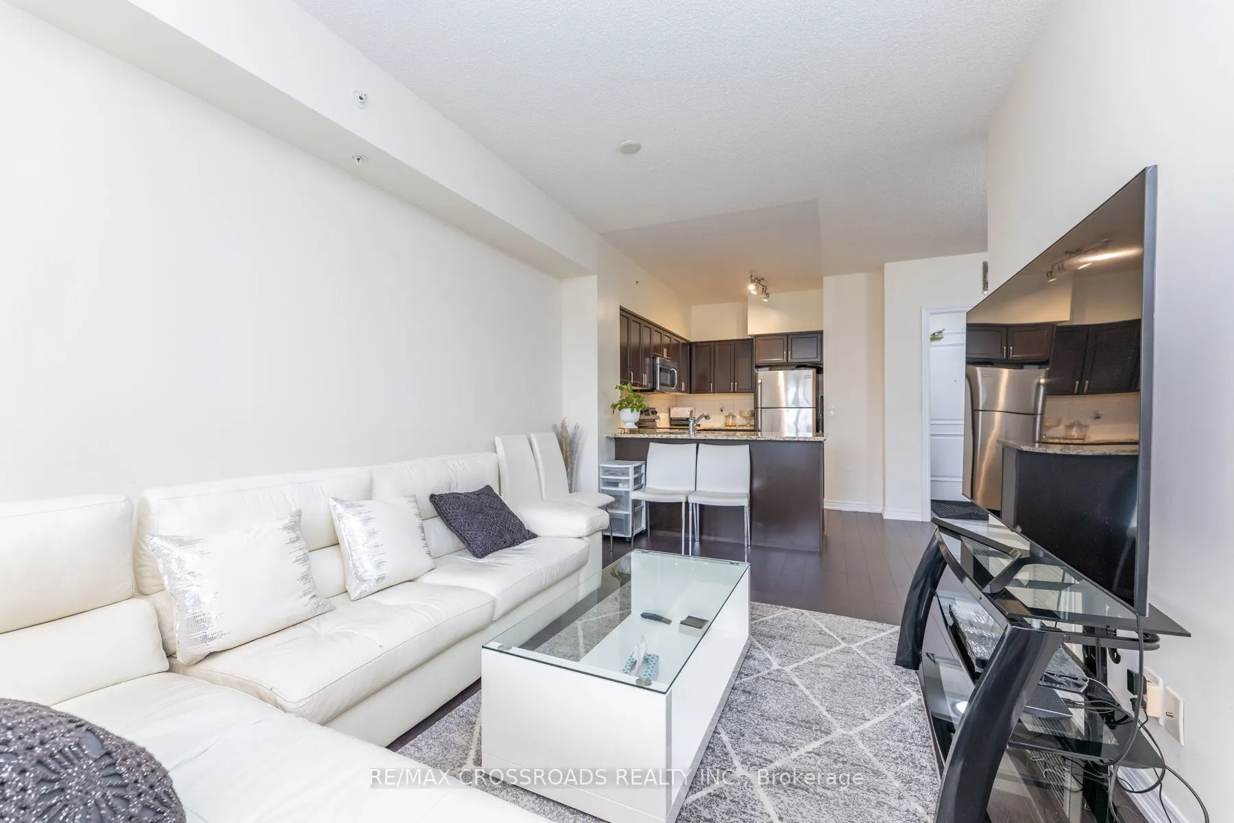 9255 Jane Street, #410