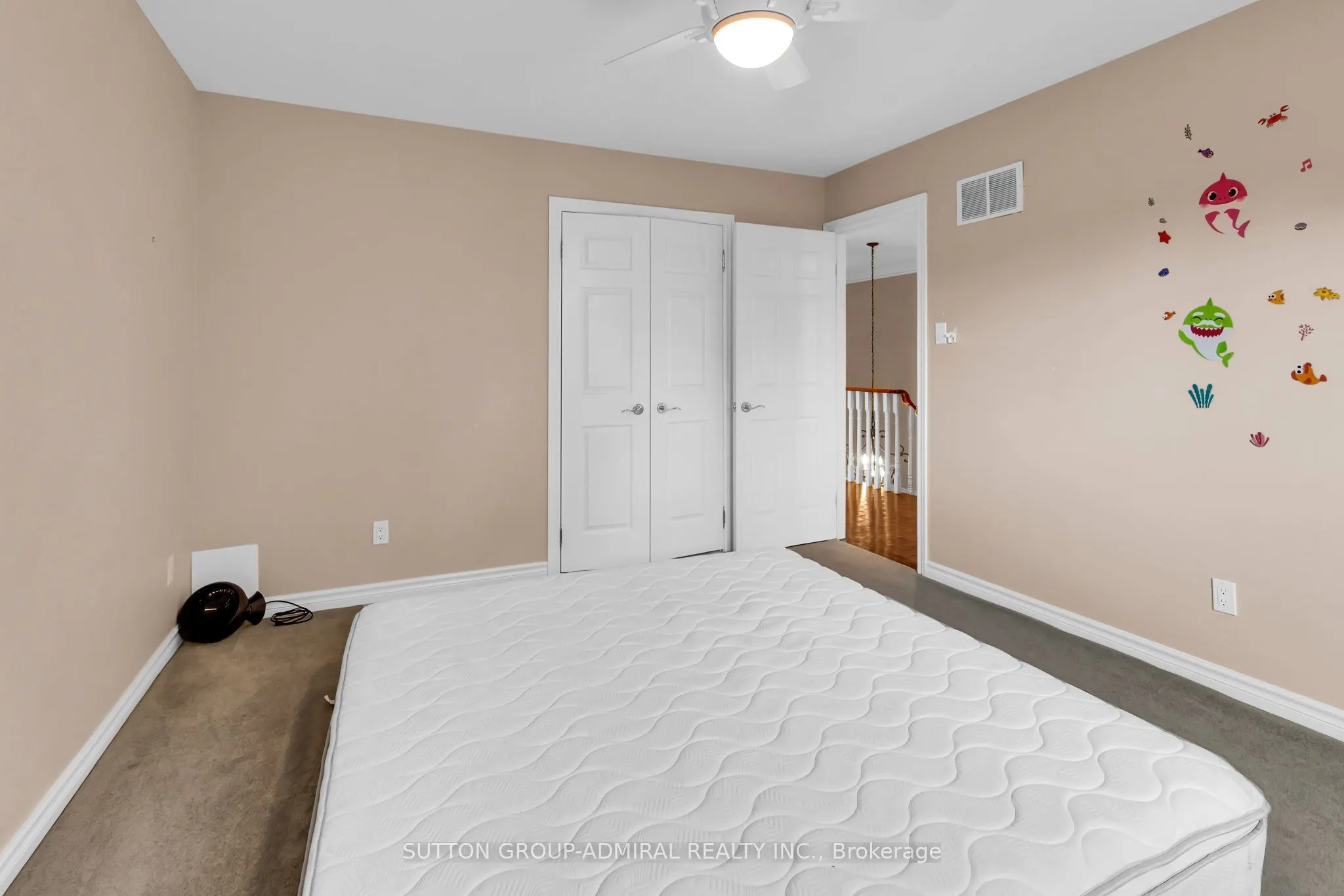 25 Grenadier Crescent