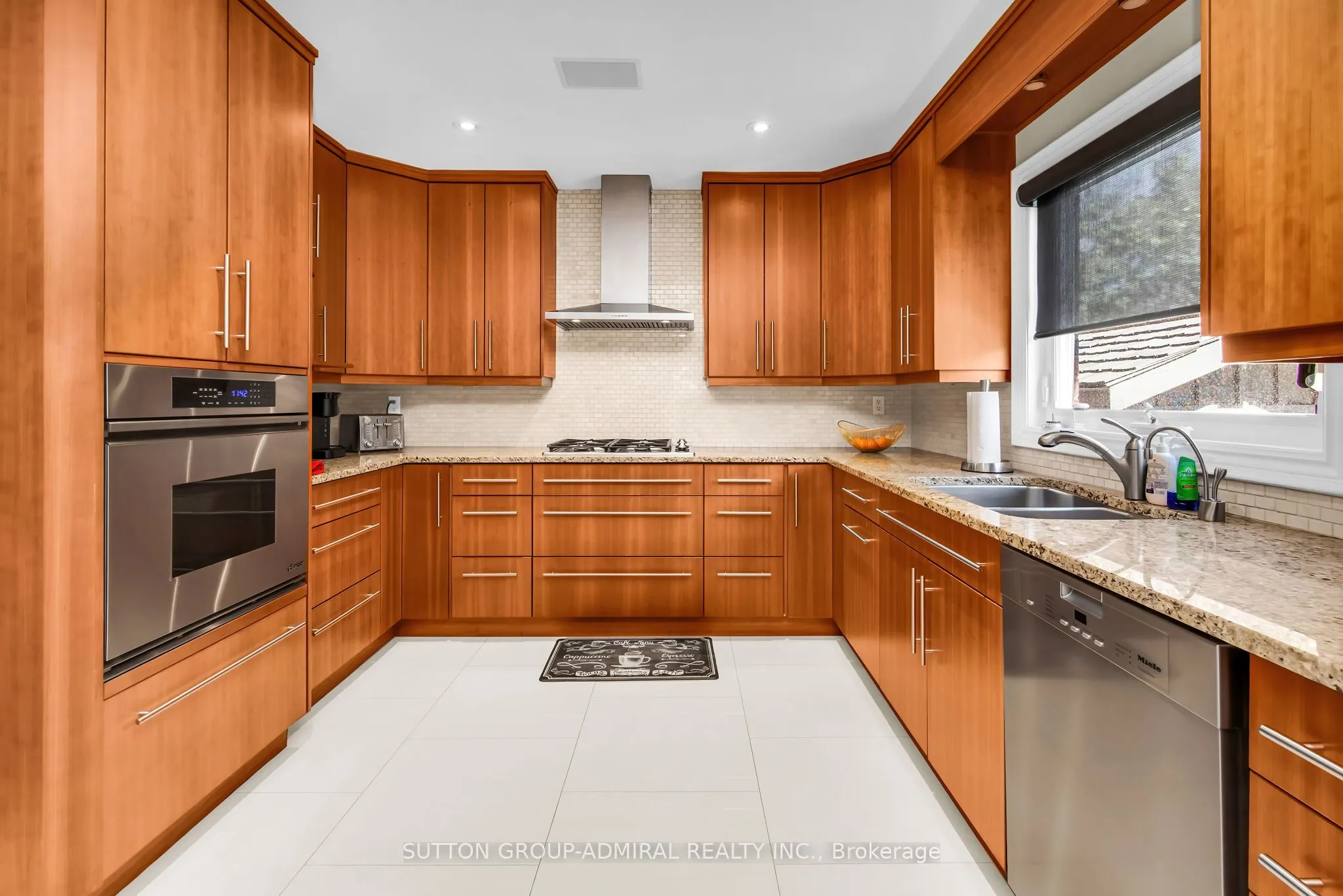 25 Grenadier Crescent