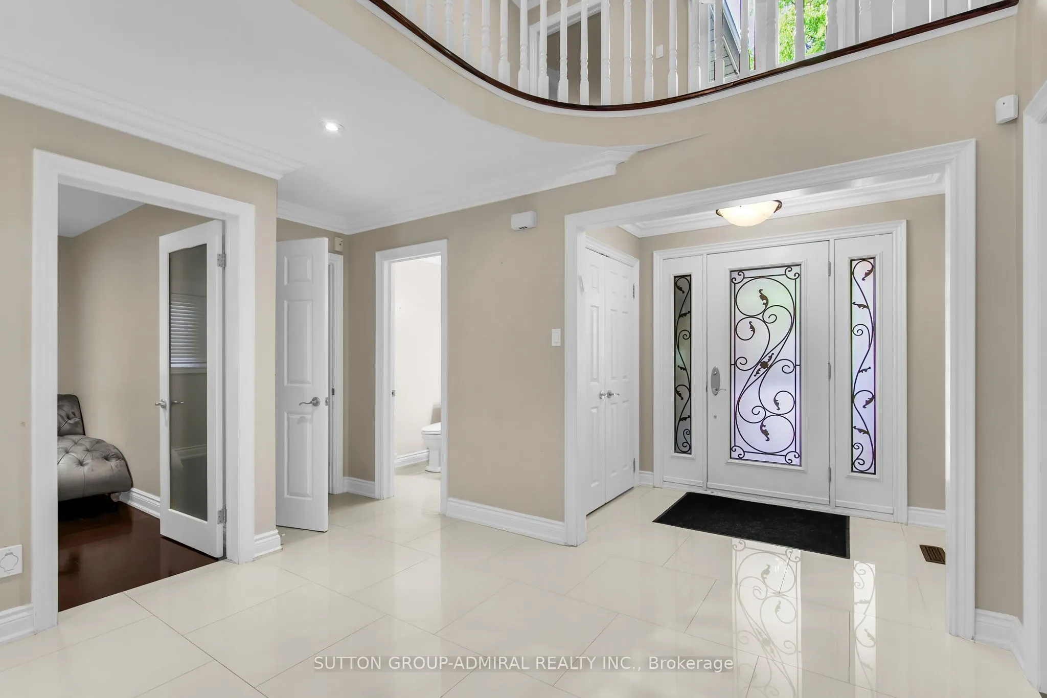 25 Grenadier Crescent