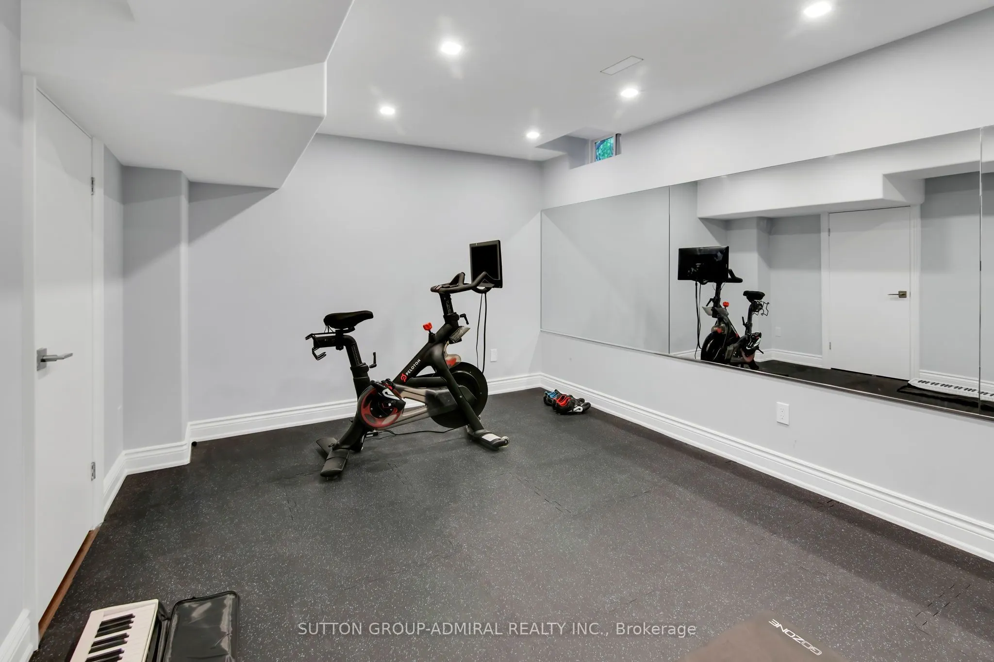 25 Grenadier Crescent