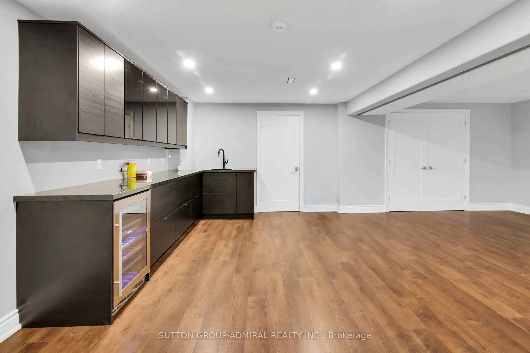 25 Grenadier Crescent