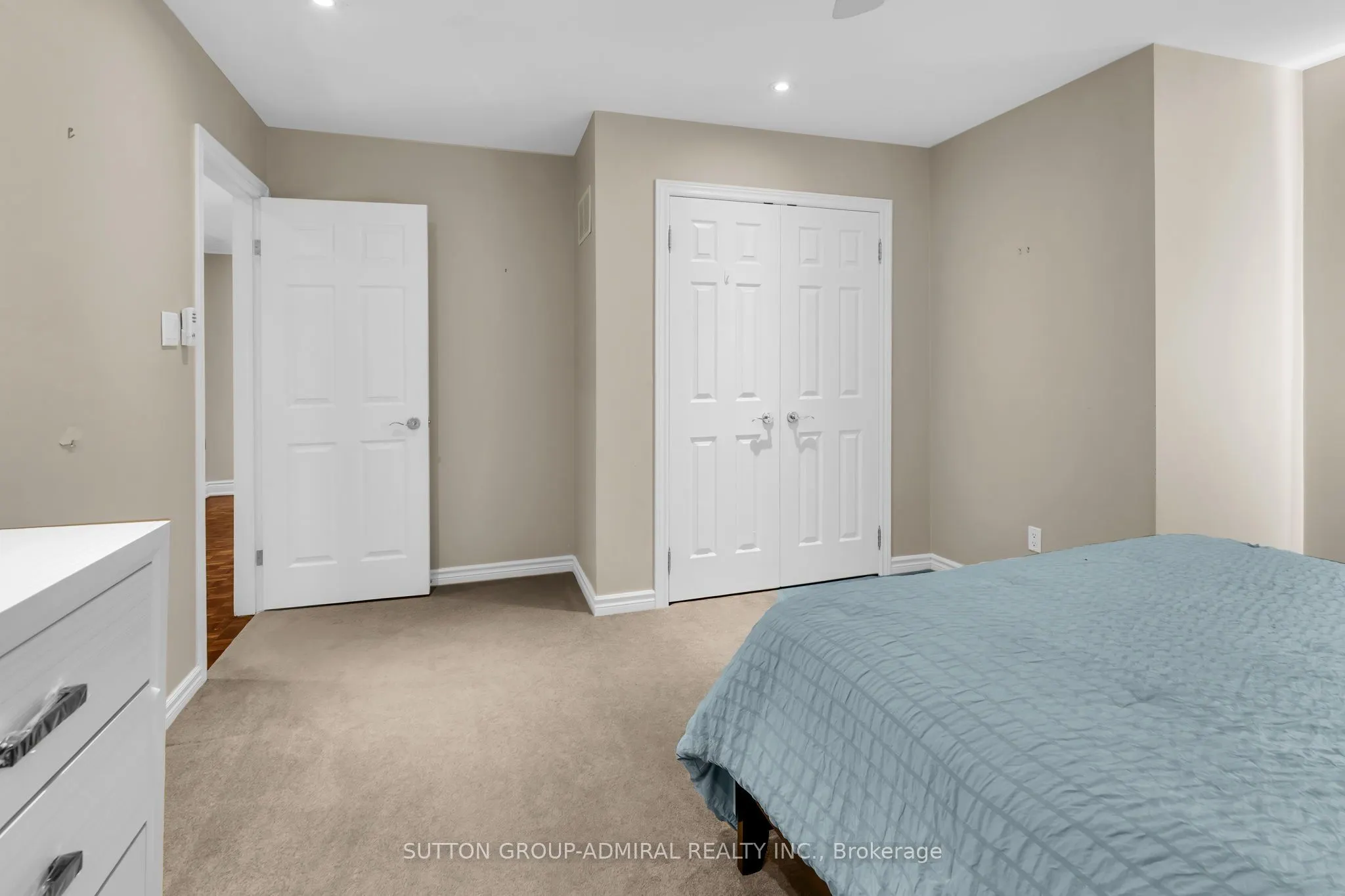 25 Grenadier Crescent