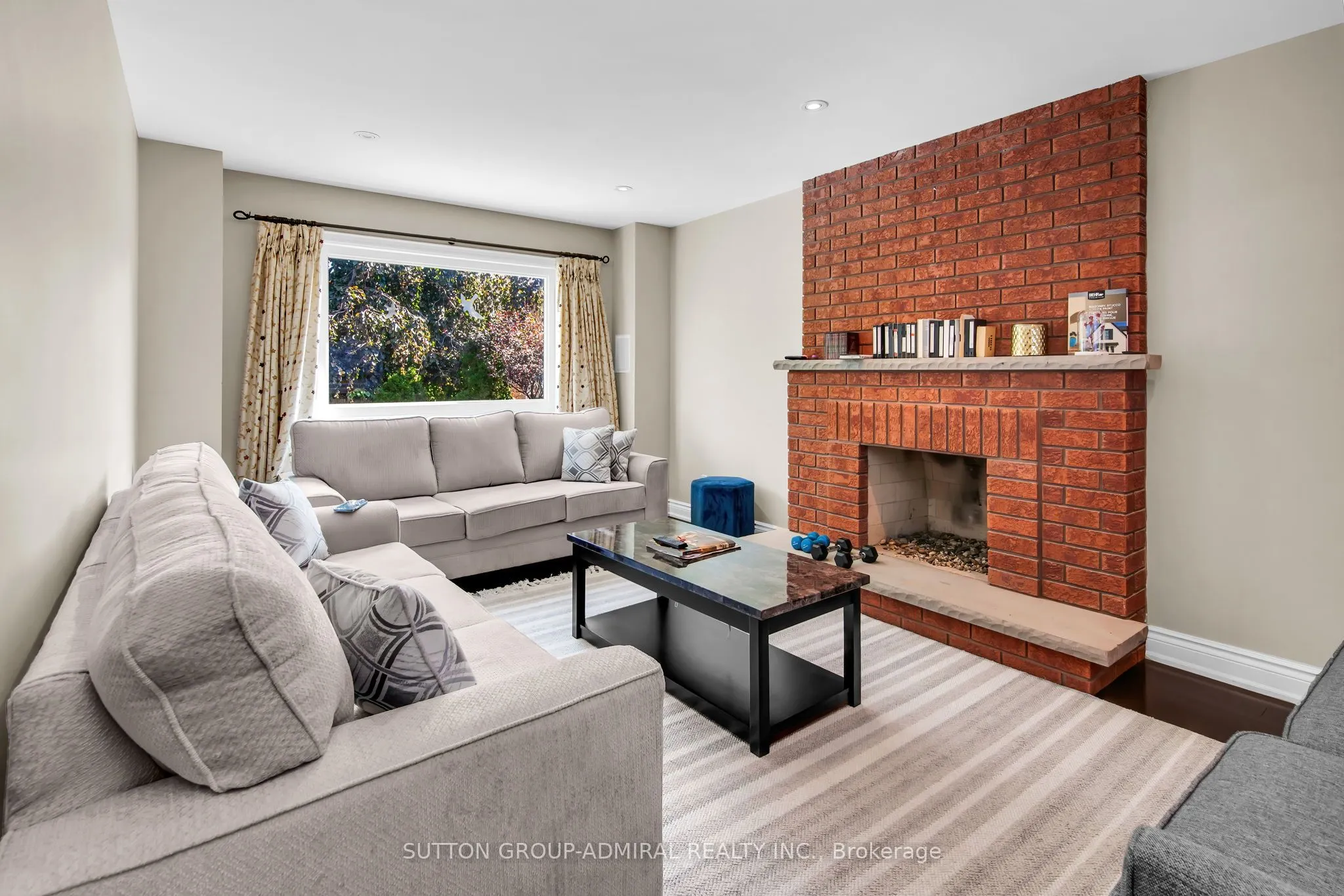 25 Grenadier Crescent