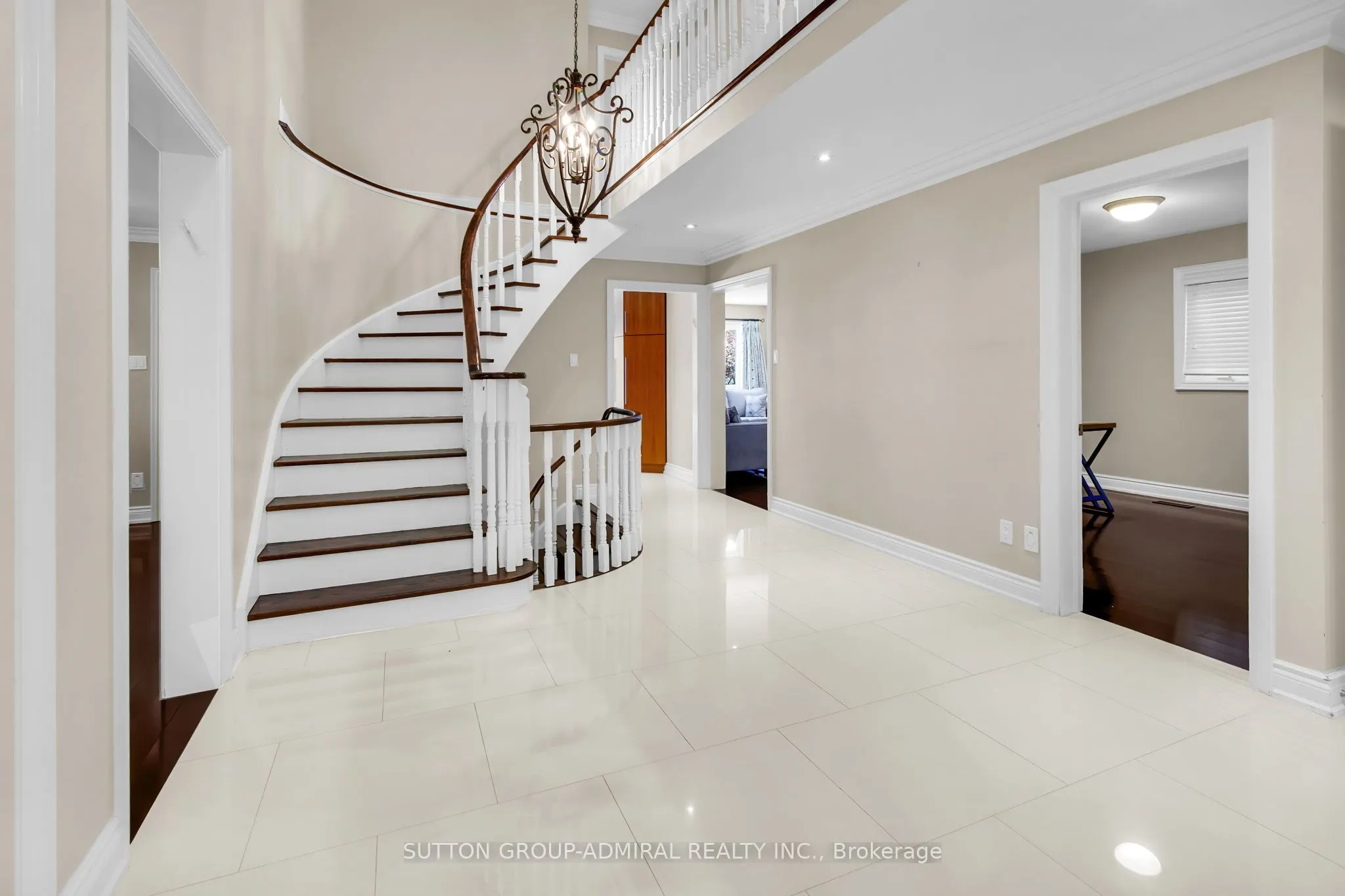 25 Grenadier Crescent