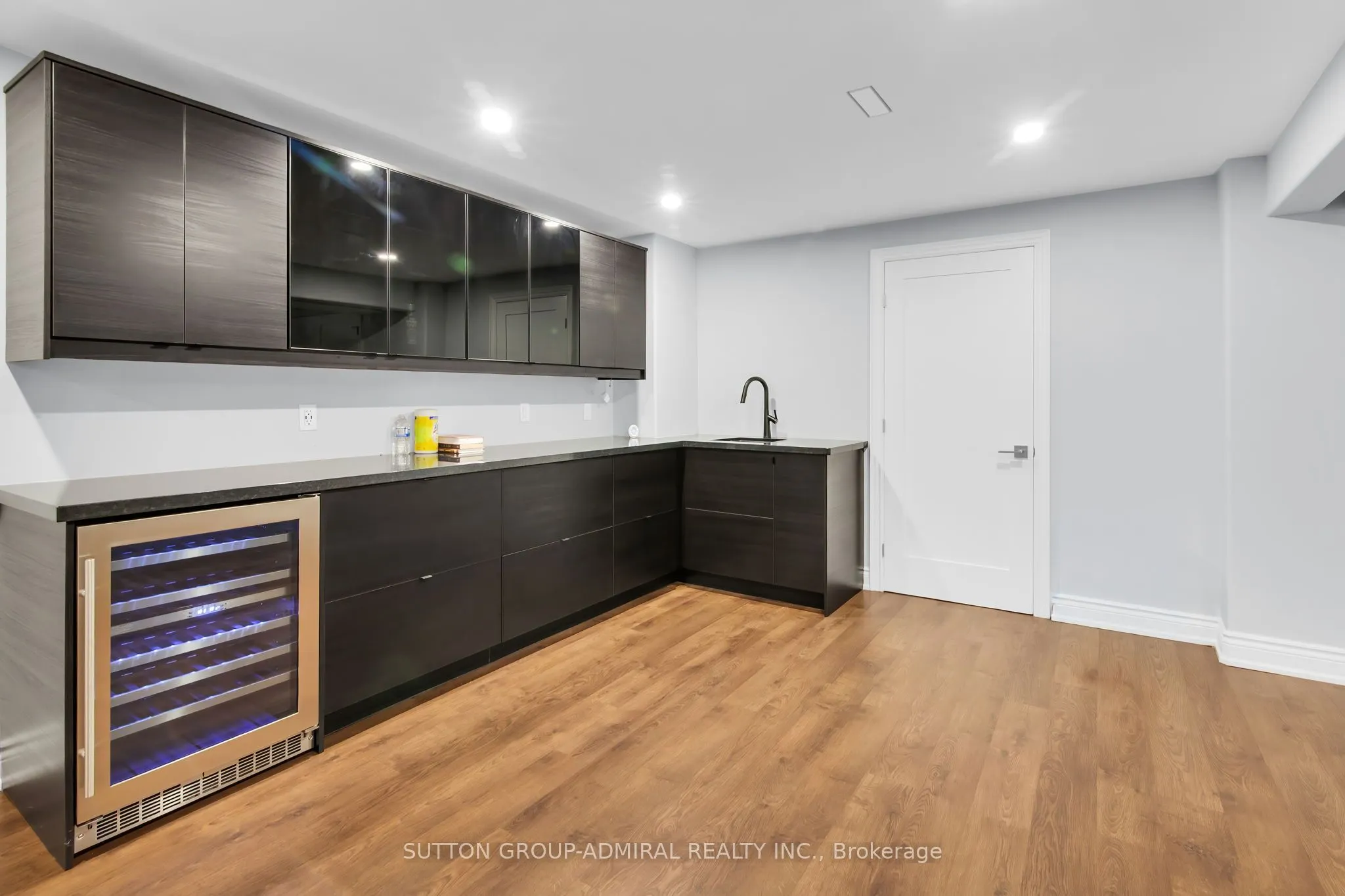 25 Grenadier Crescent