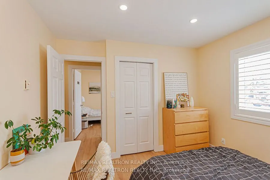 12 Lynn Crescent