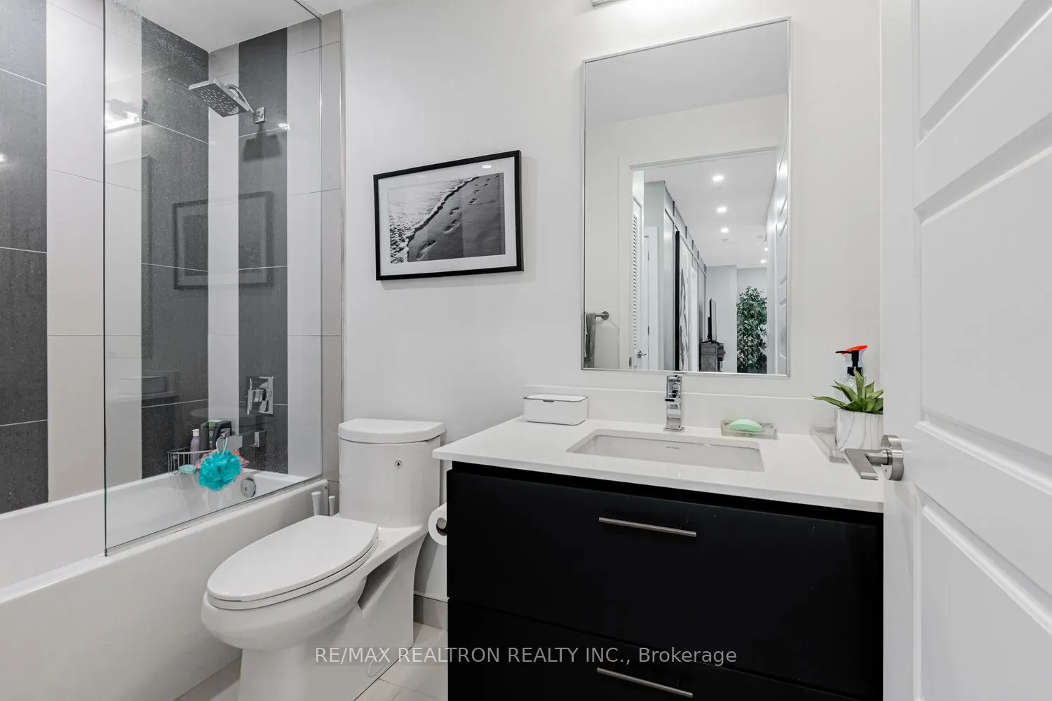 333 Sea Ray Avenue, #D124