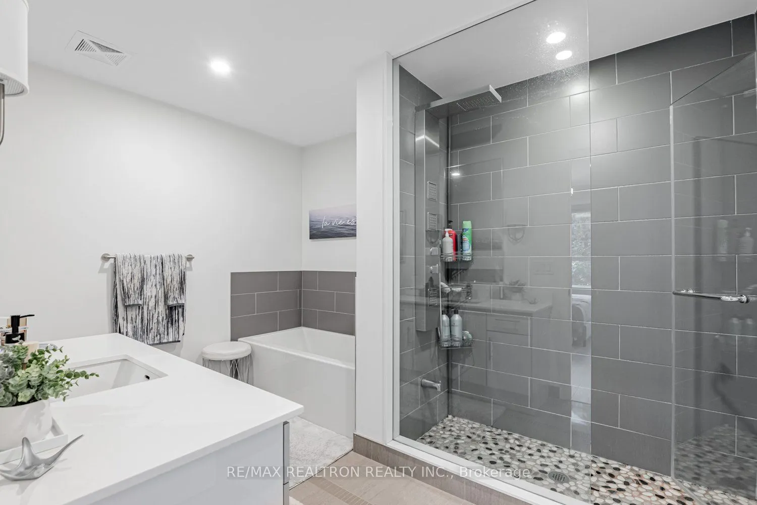 333 Sea Ray Avenue, #D124
