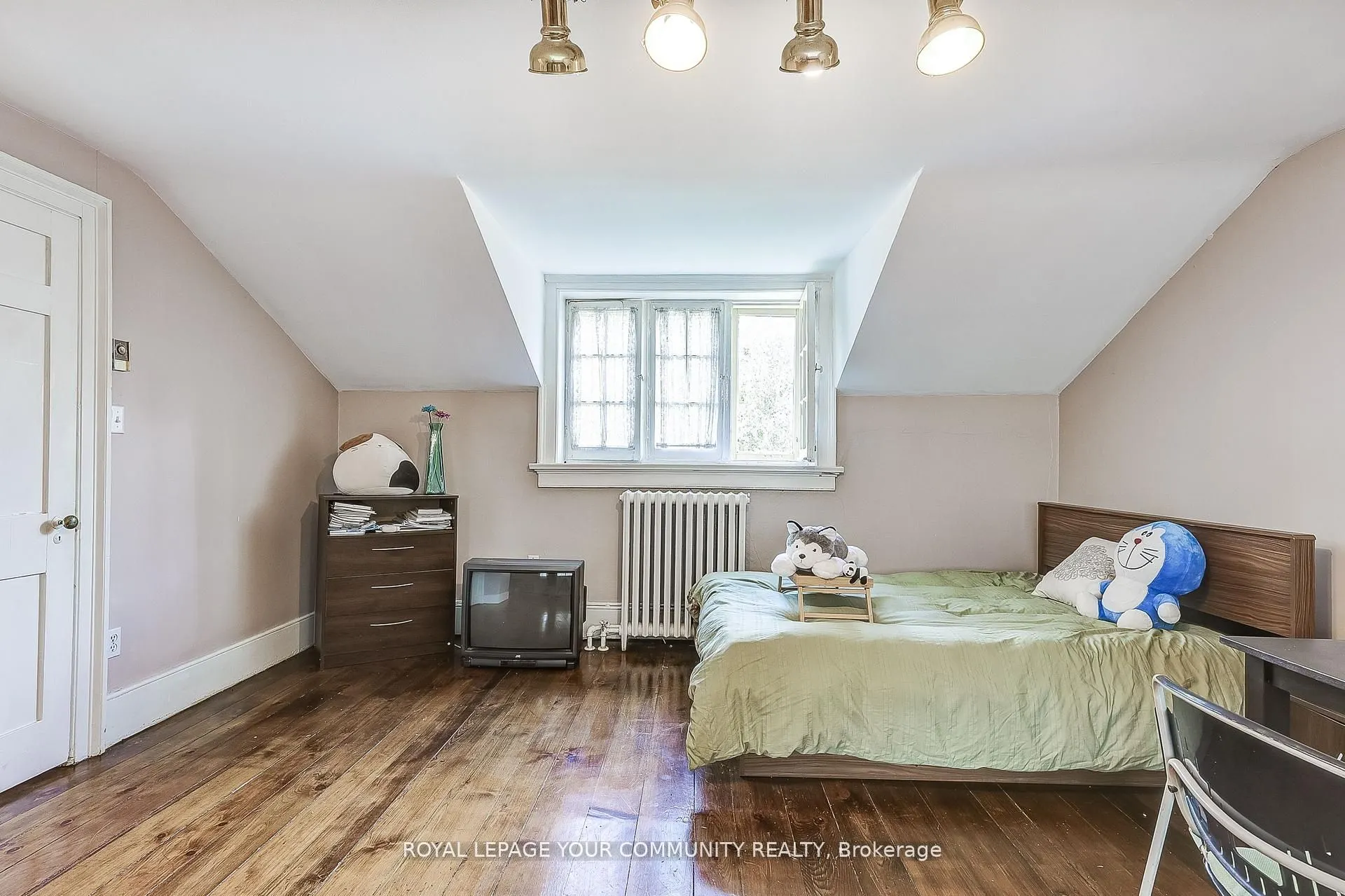 54 Cricklewood Crescent