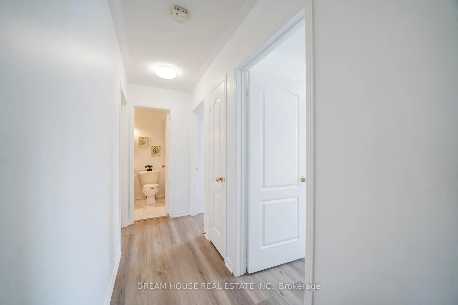 417 King Street E