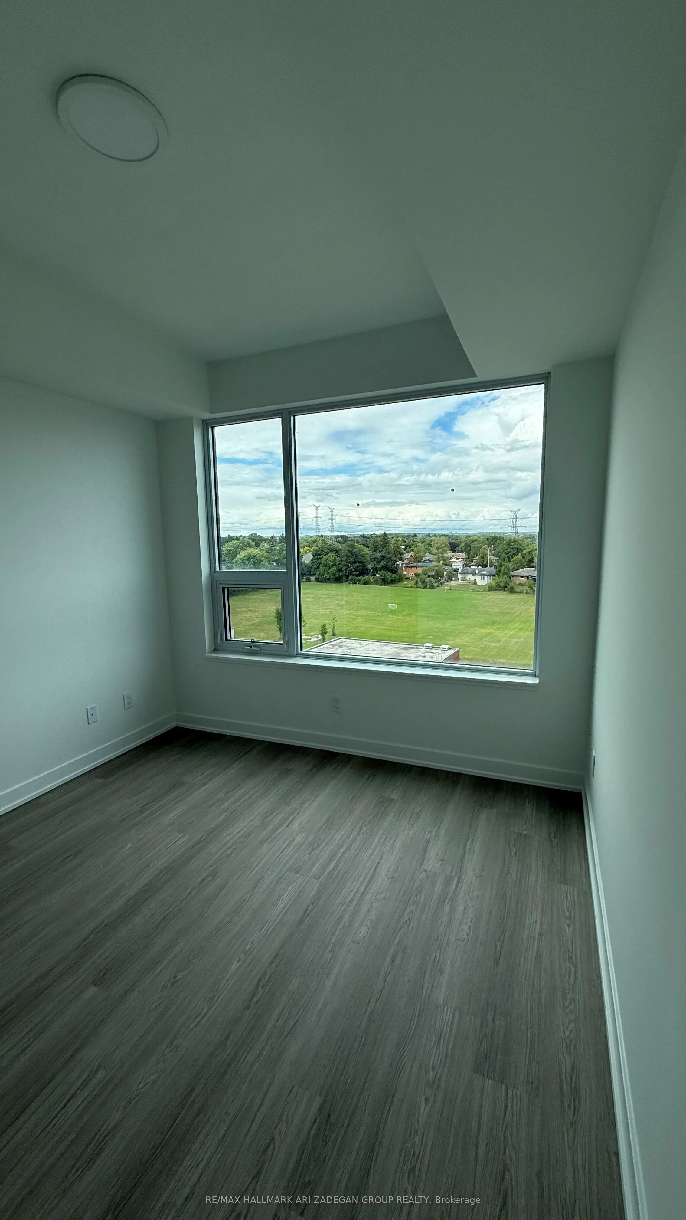 8188 Yonge Street, #805