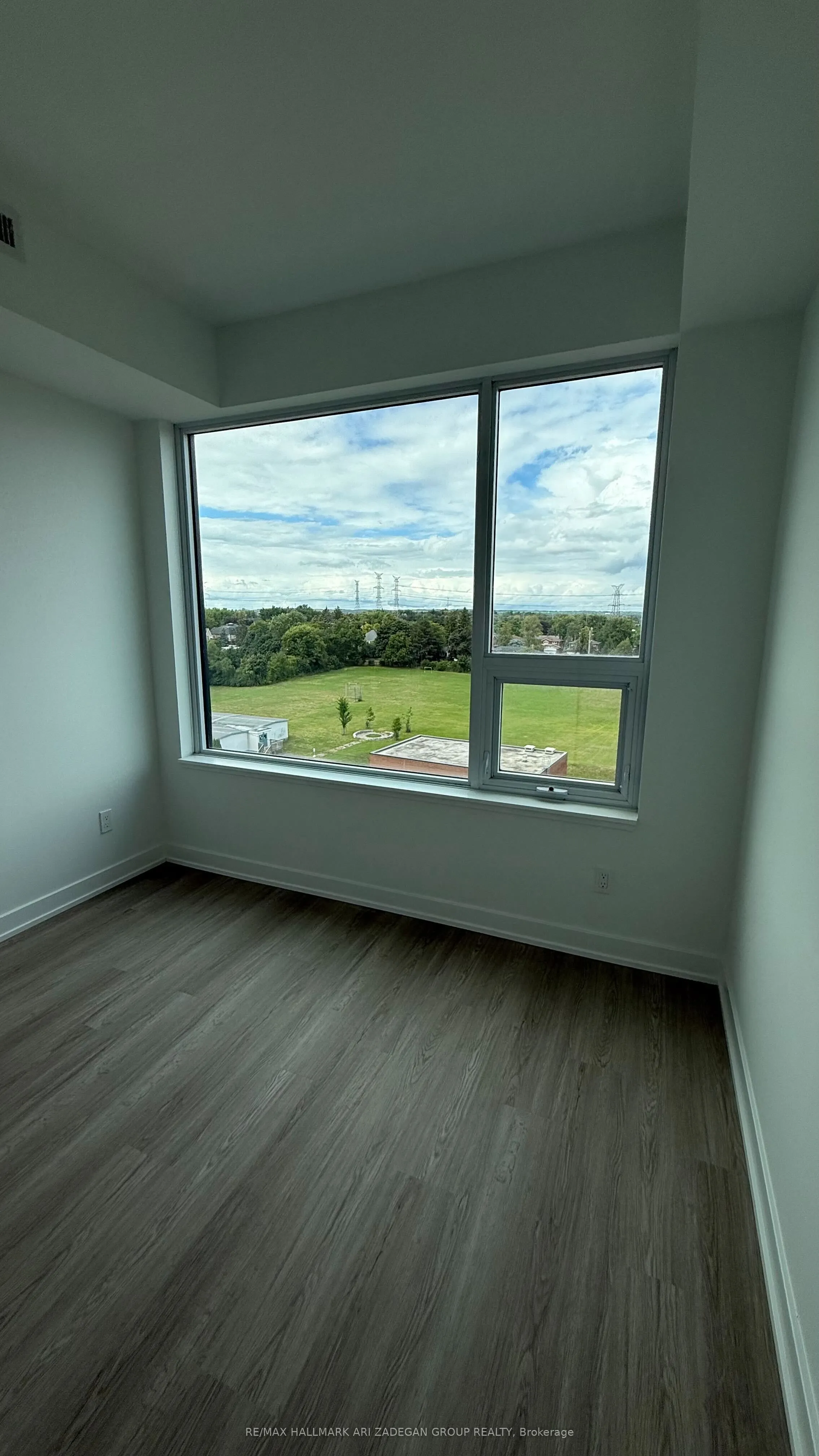 8188 Yonge Street, #805