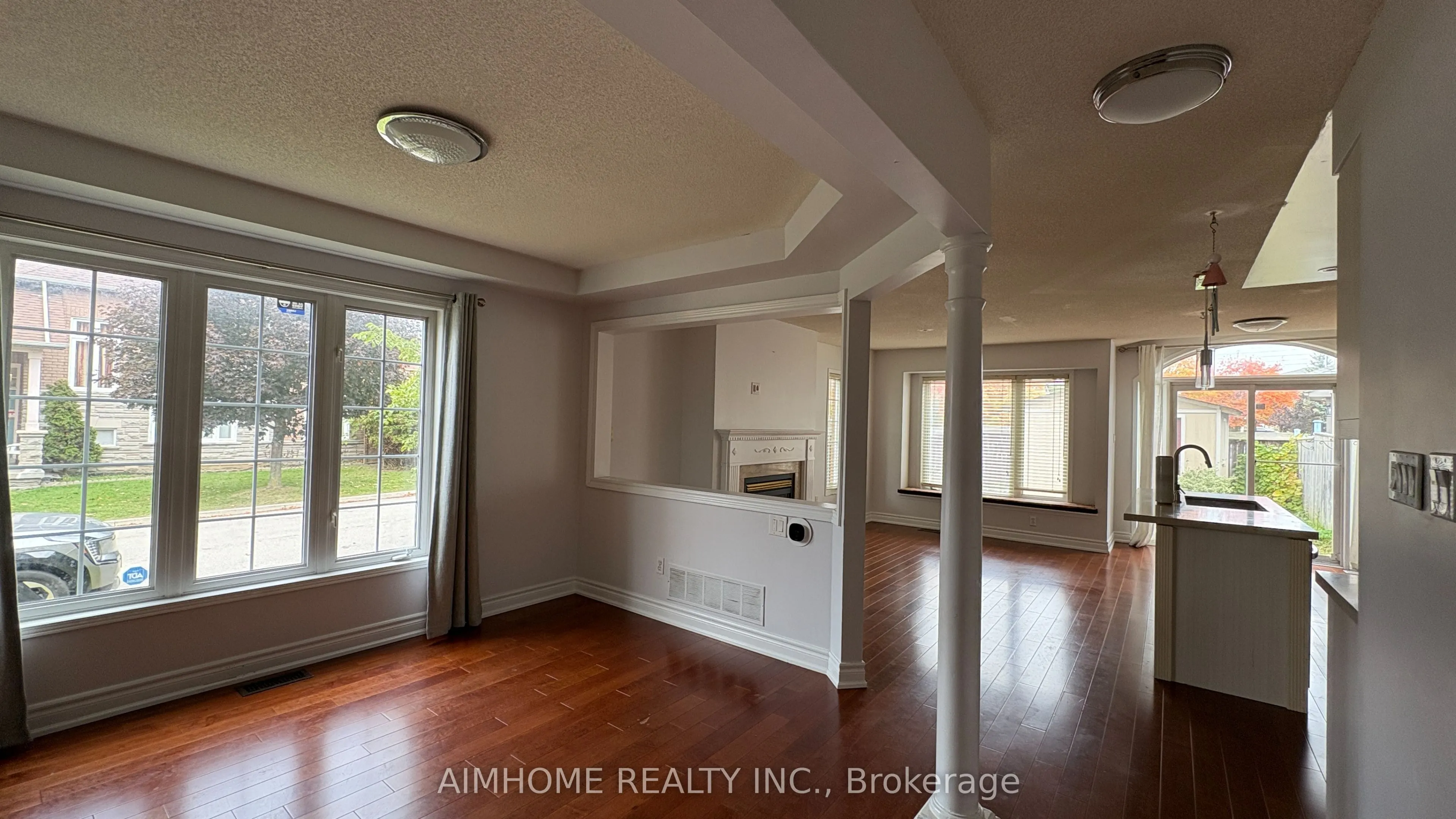 90 Briarhall Crescent