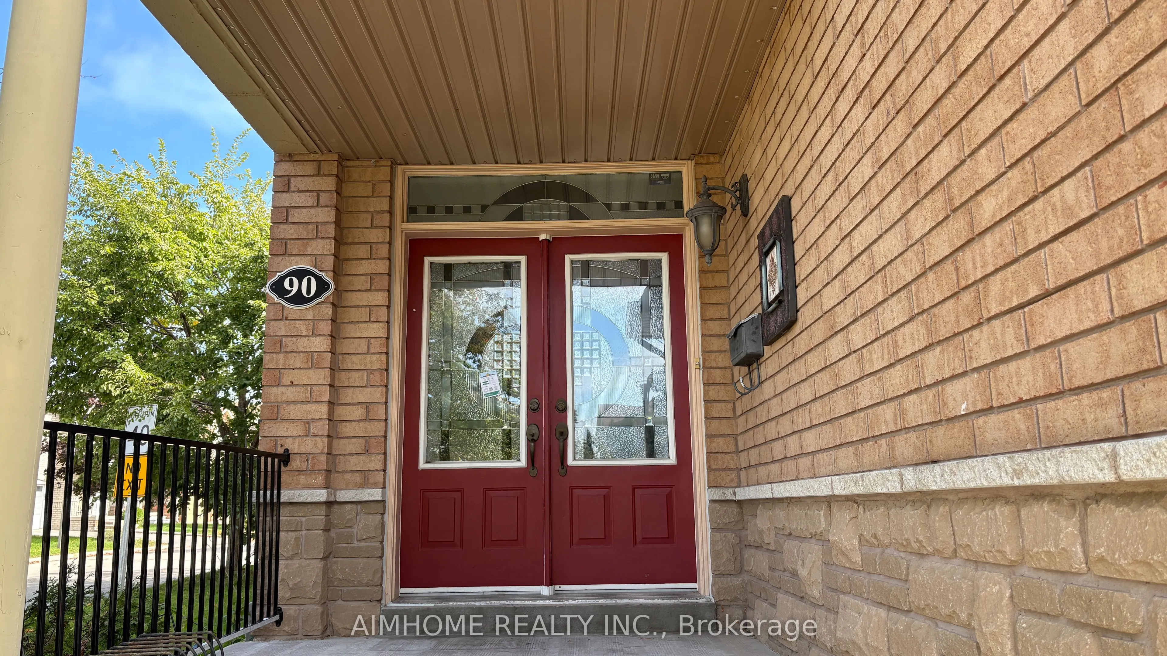 90 Briarhall Crescent
