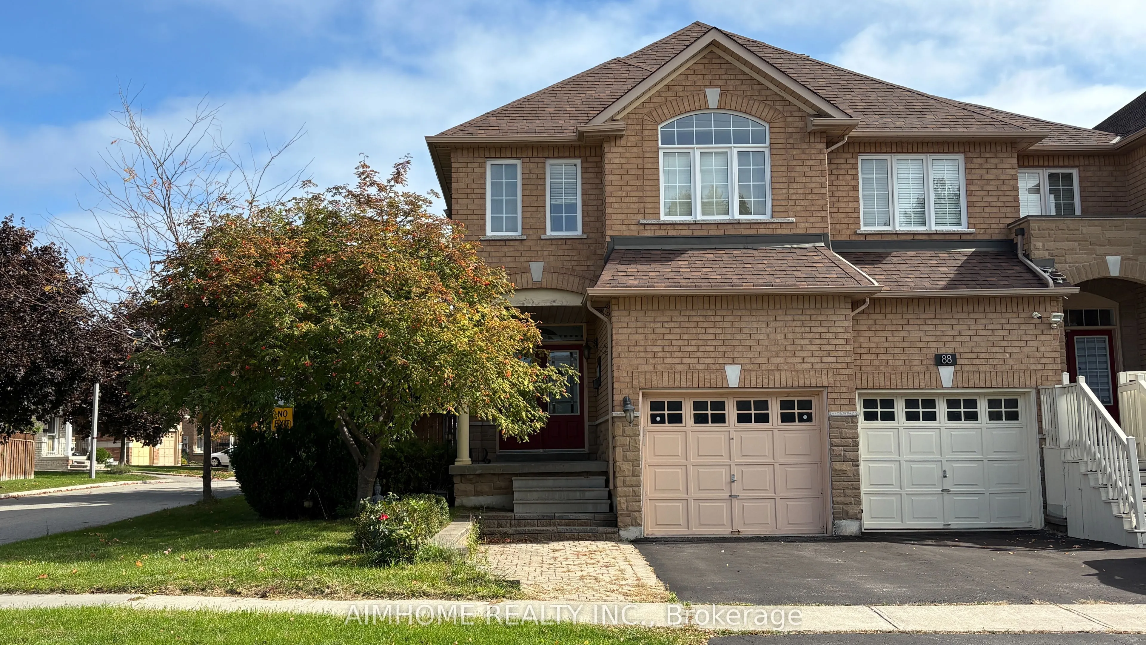 90 Briarhall Crescent
