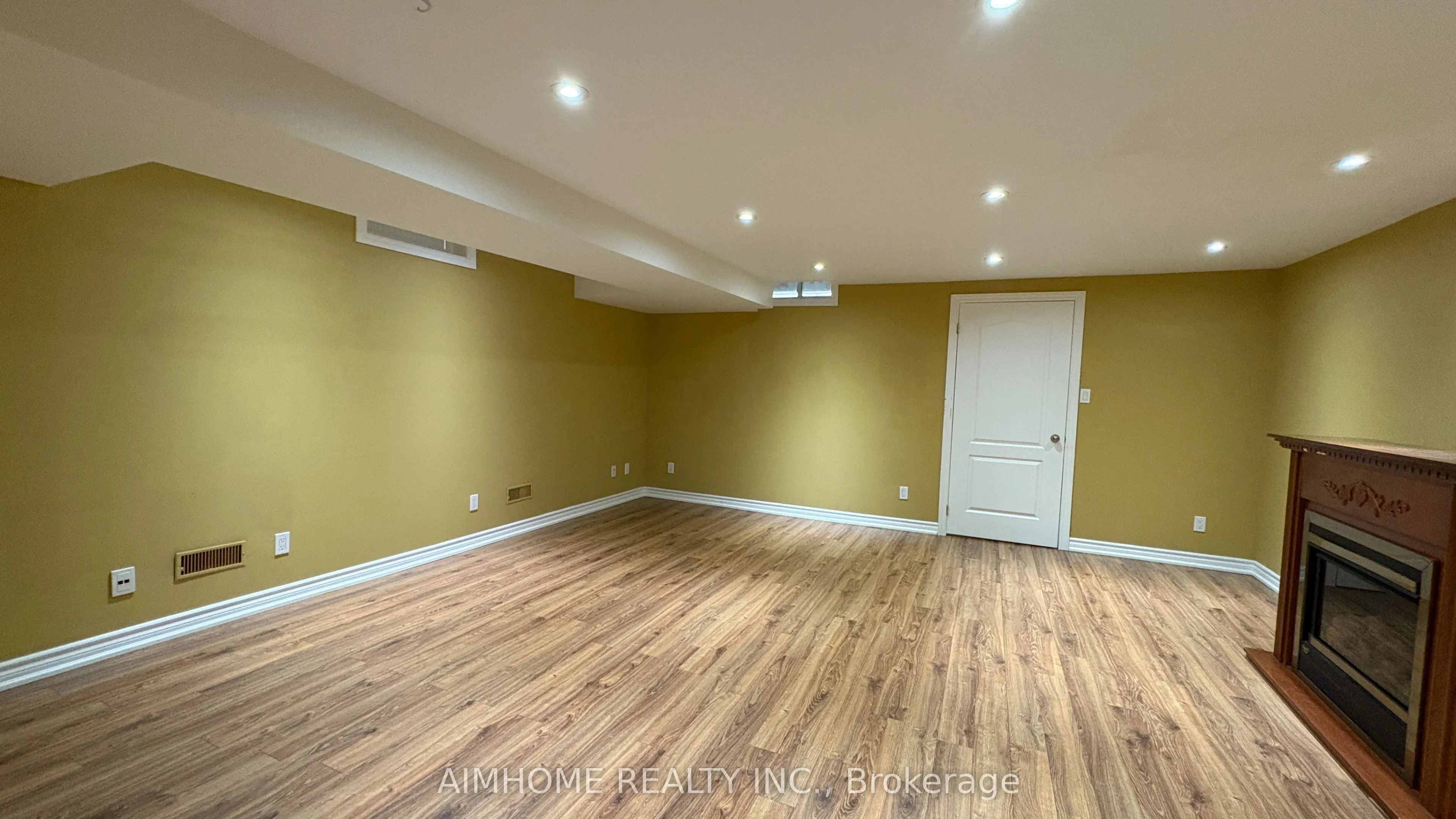 90 Briarhall Crescent