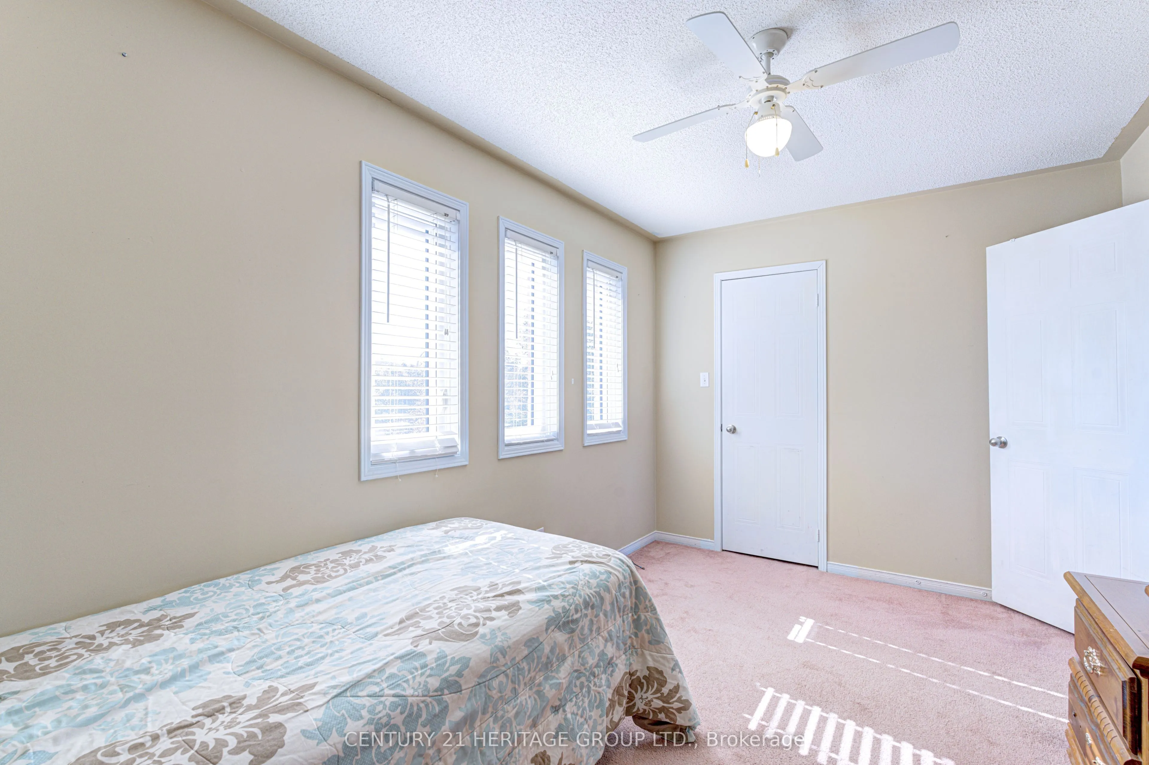 89 Potter Crescent