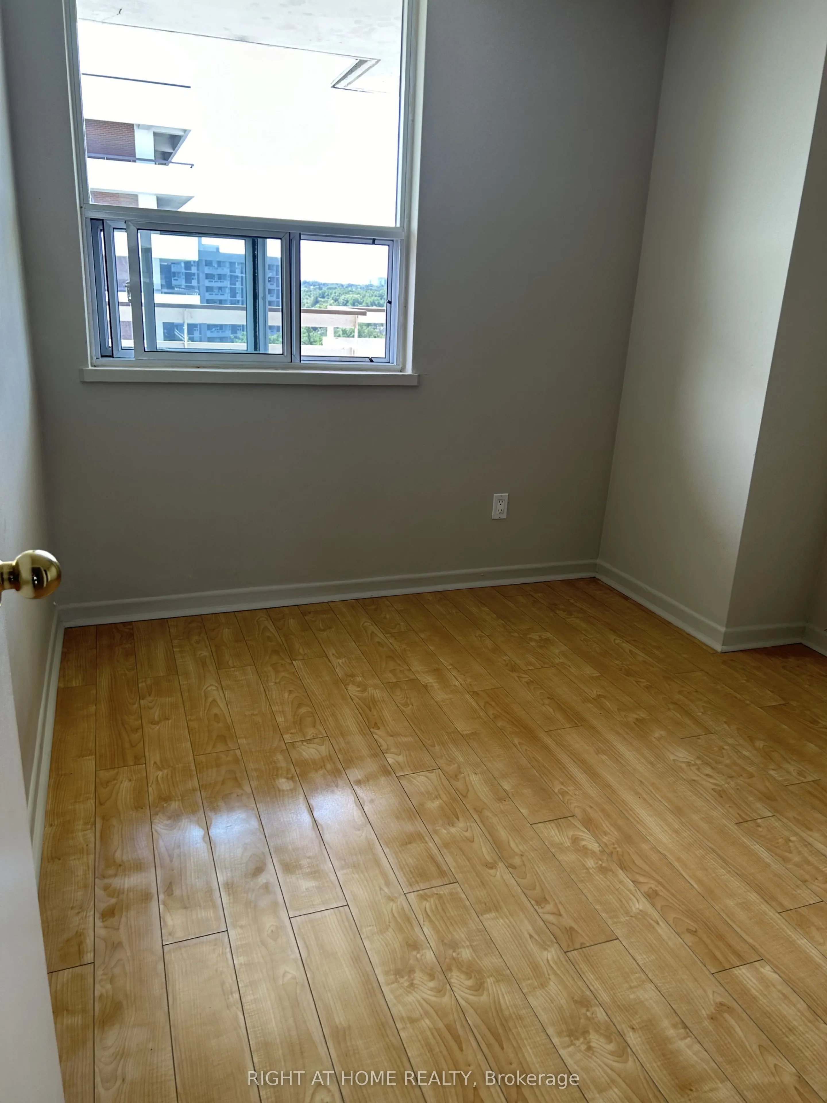 1 Royal Orchard Boulevard, #1107
