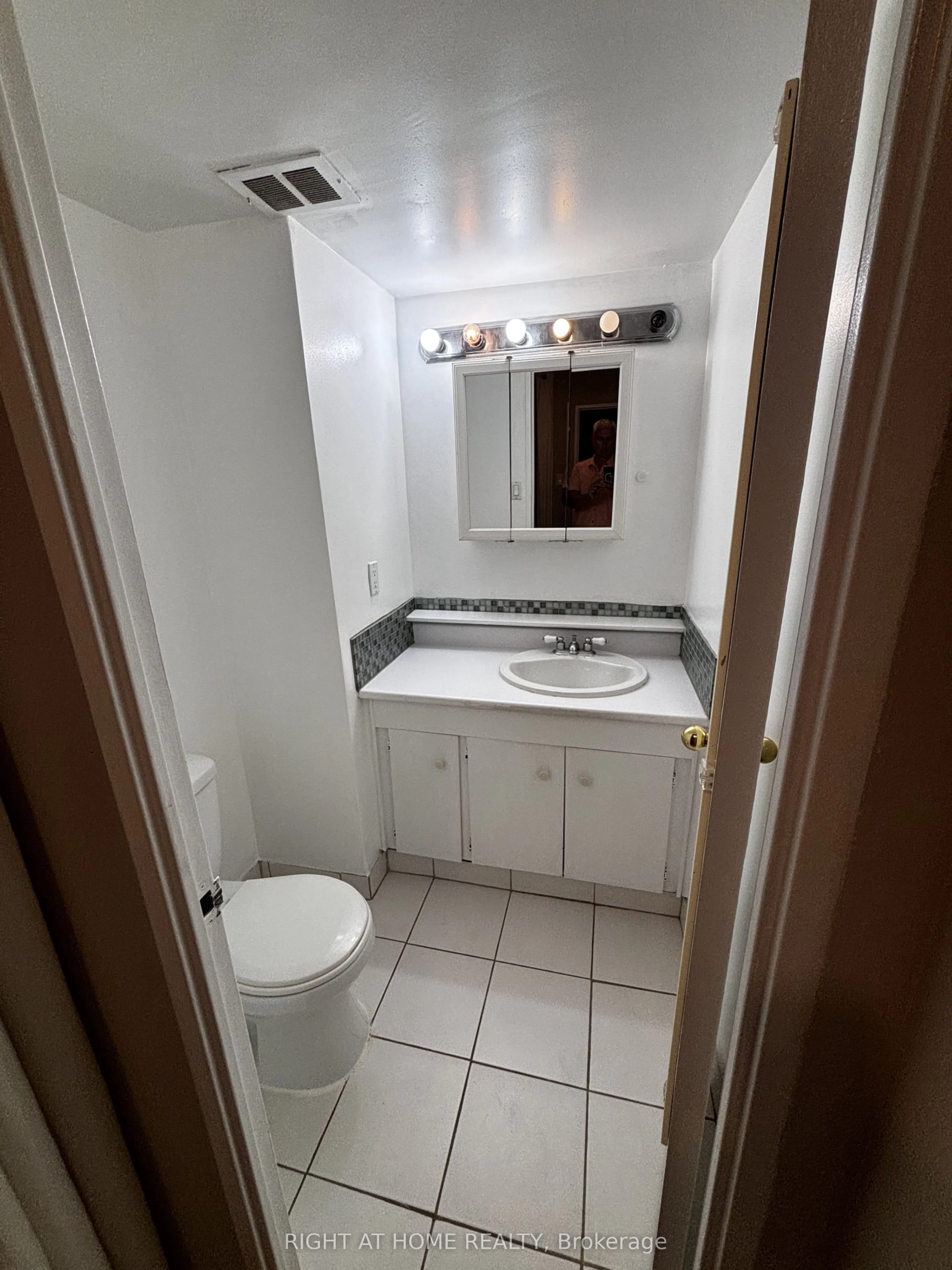 1 Royal Orchard Boulevard, #1107