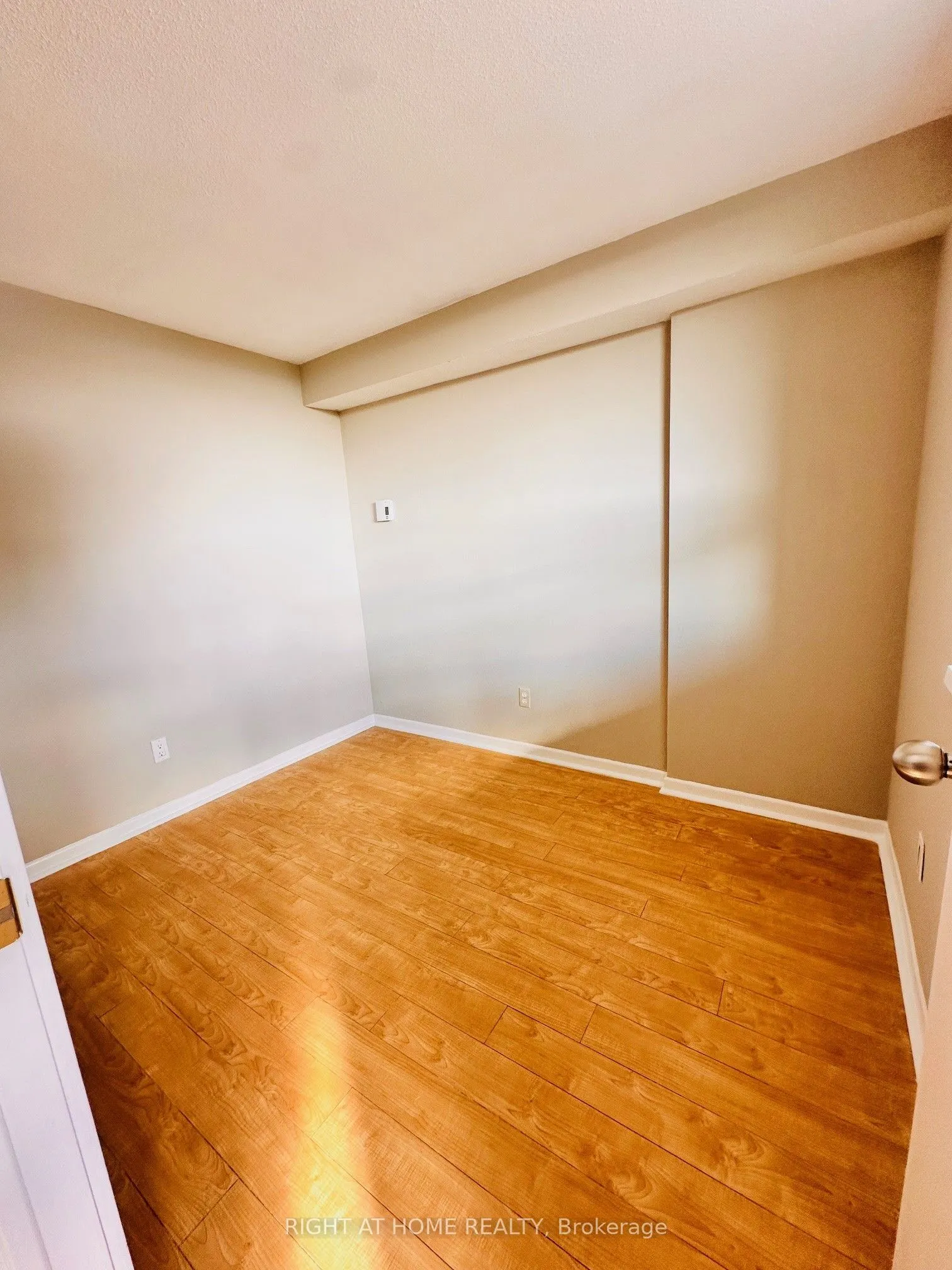 1 Royal Orchard Boulevard, #1107