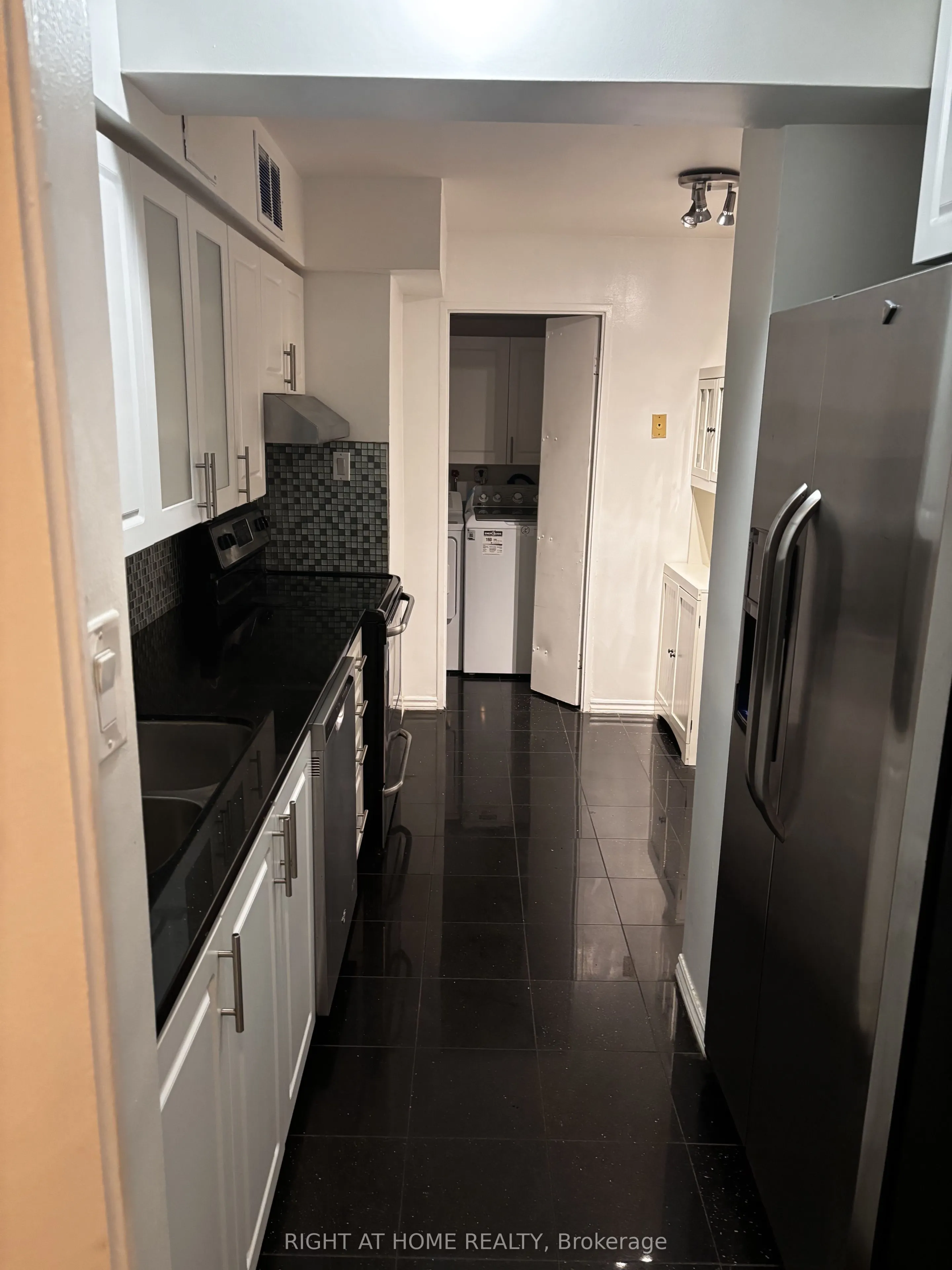 1 Royal Orchard Boulevard, #1107