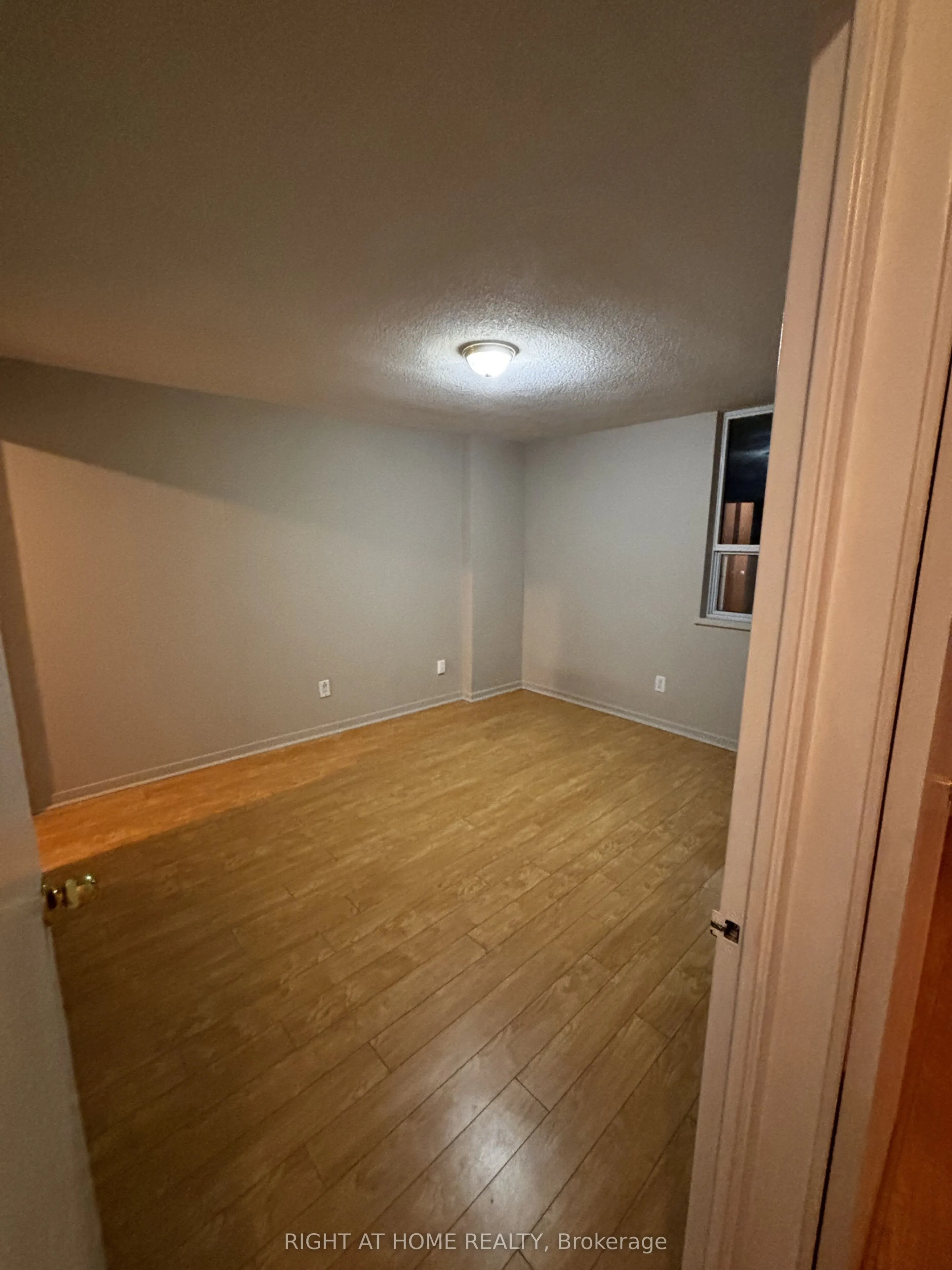 1 Royal Orchard Boulevard, #1107
