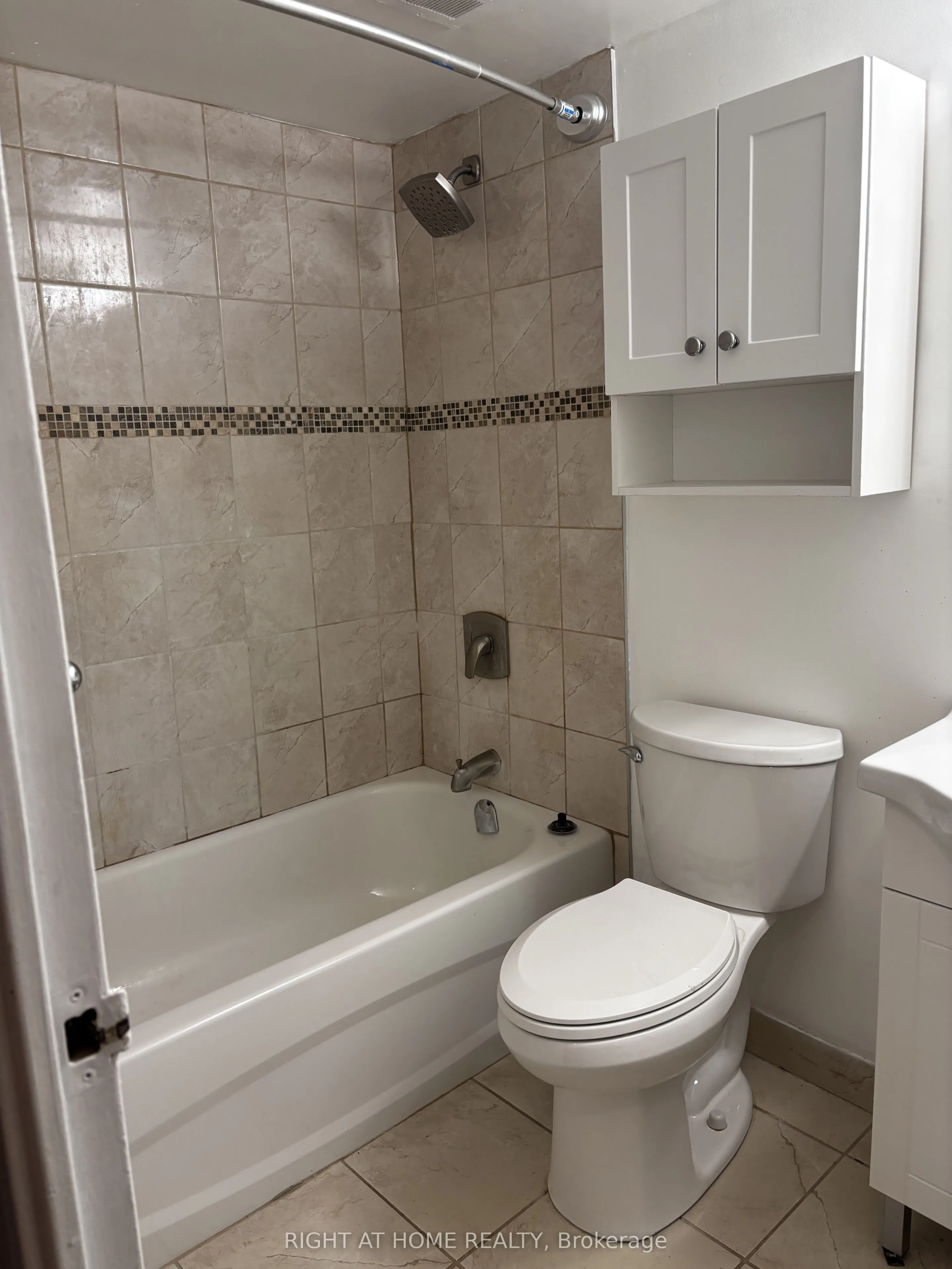 1 Royal Orchard Boulevard, #1107