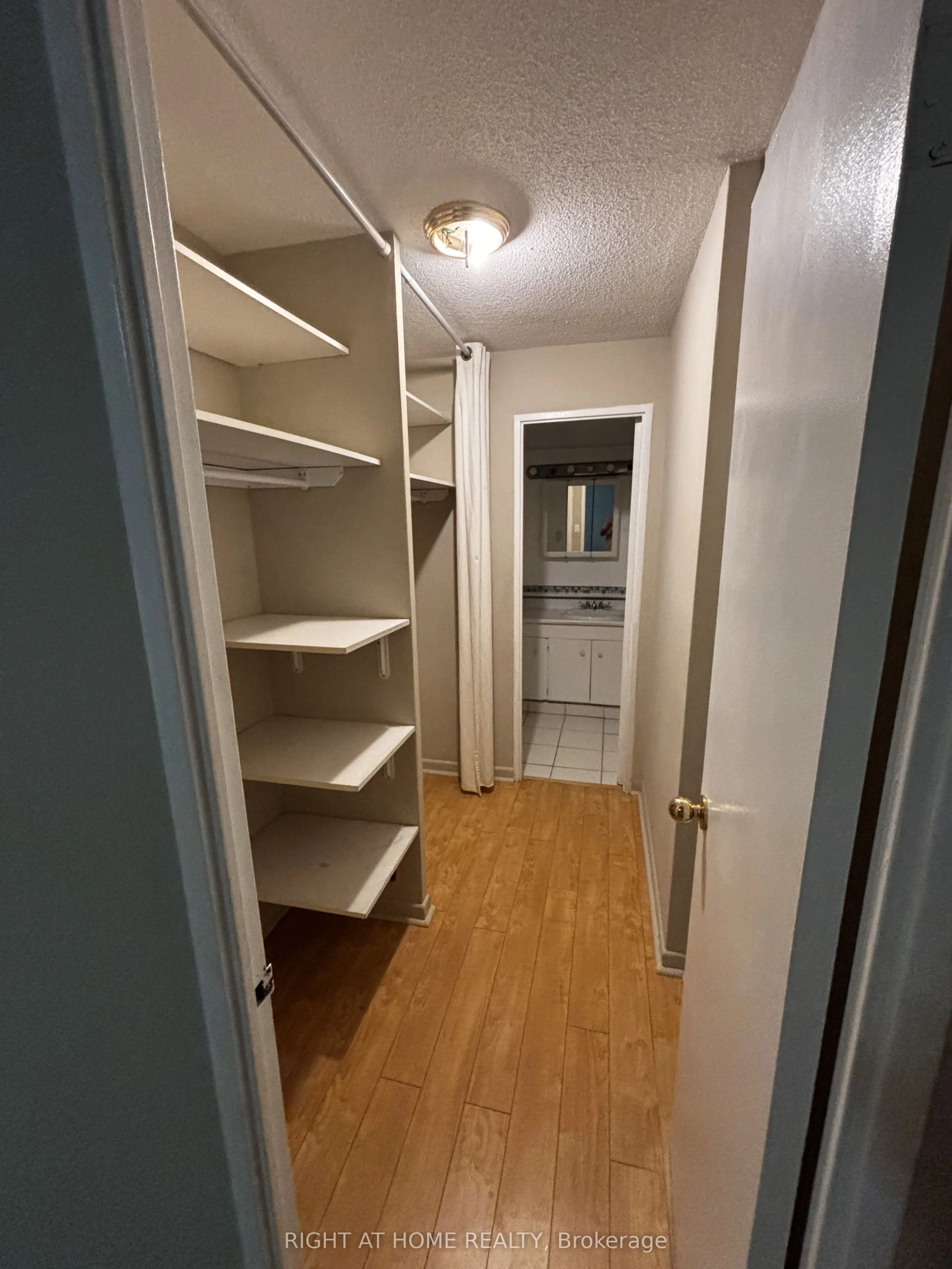 1 Royal Orchard Boulevard, #1107