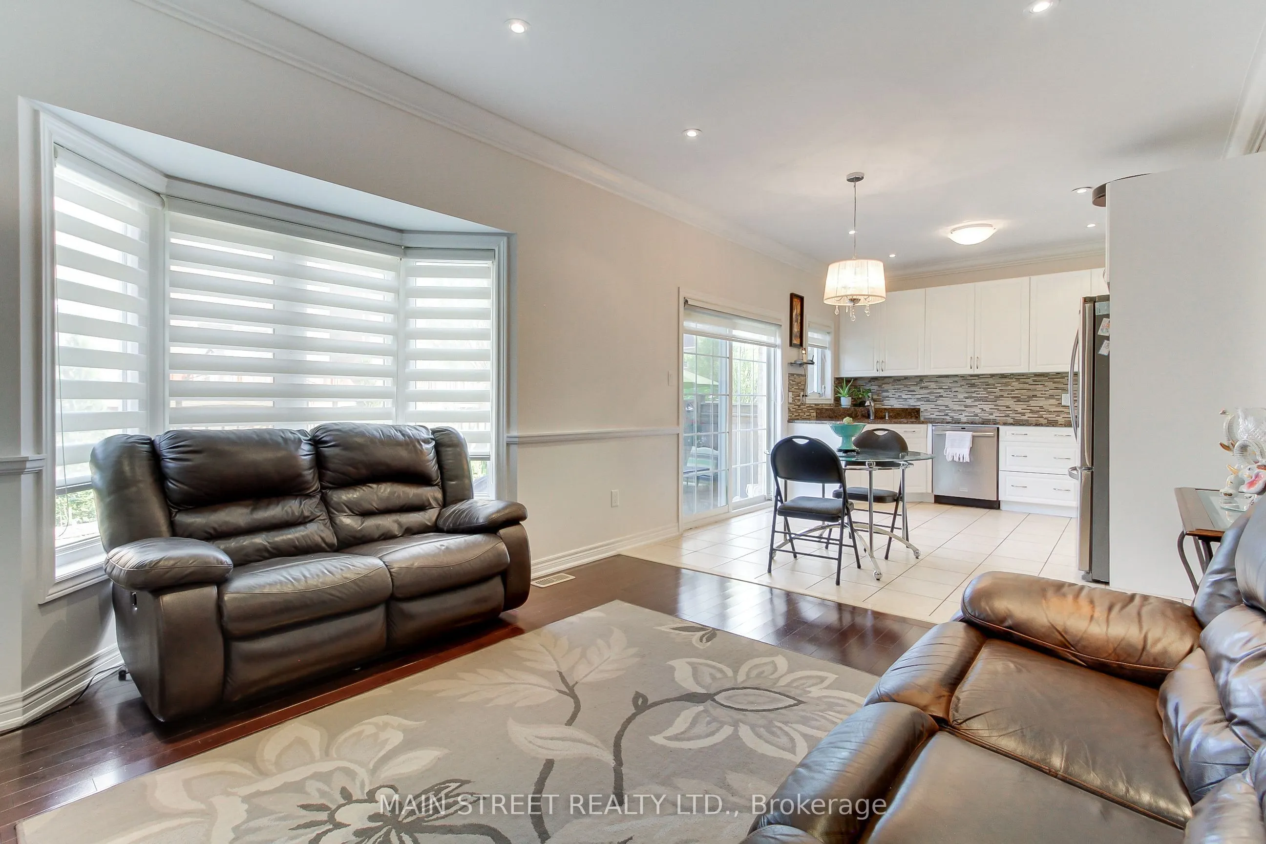 6 Amstel Avenue