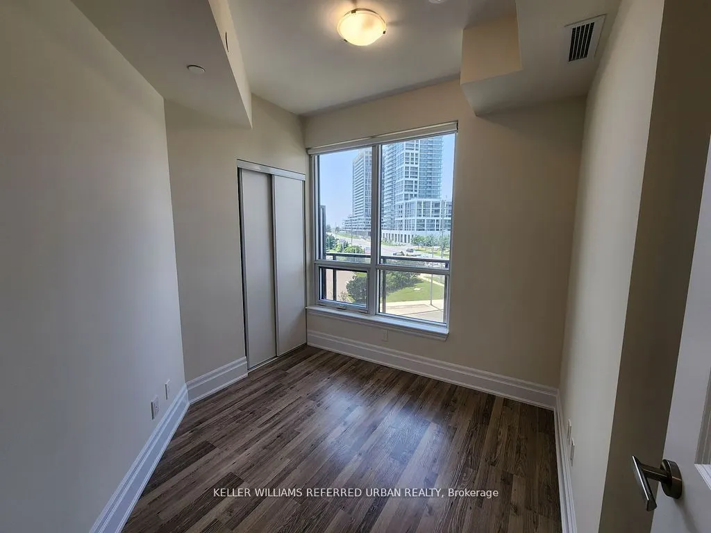 9075 Jane Street, #410