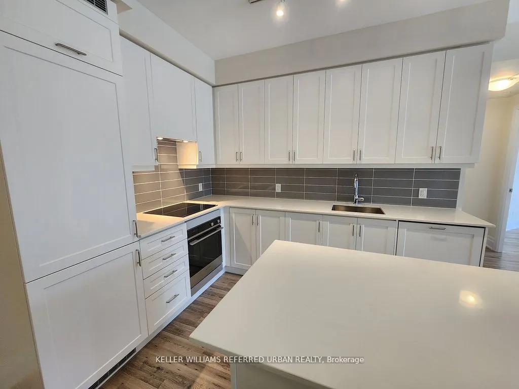 9075 Jane Street, #410