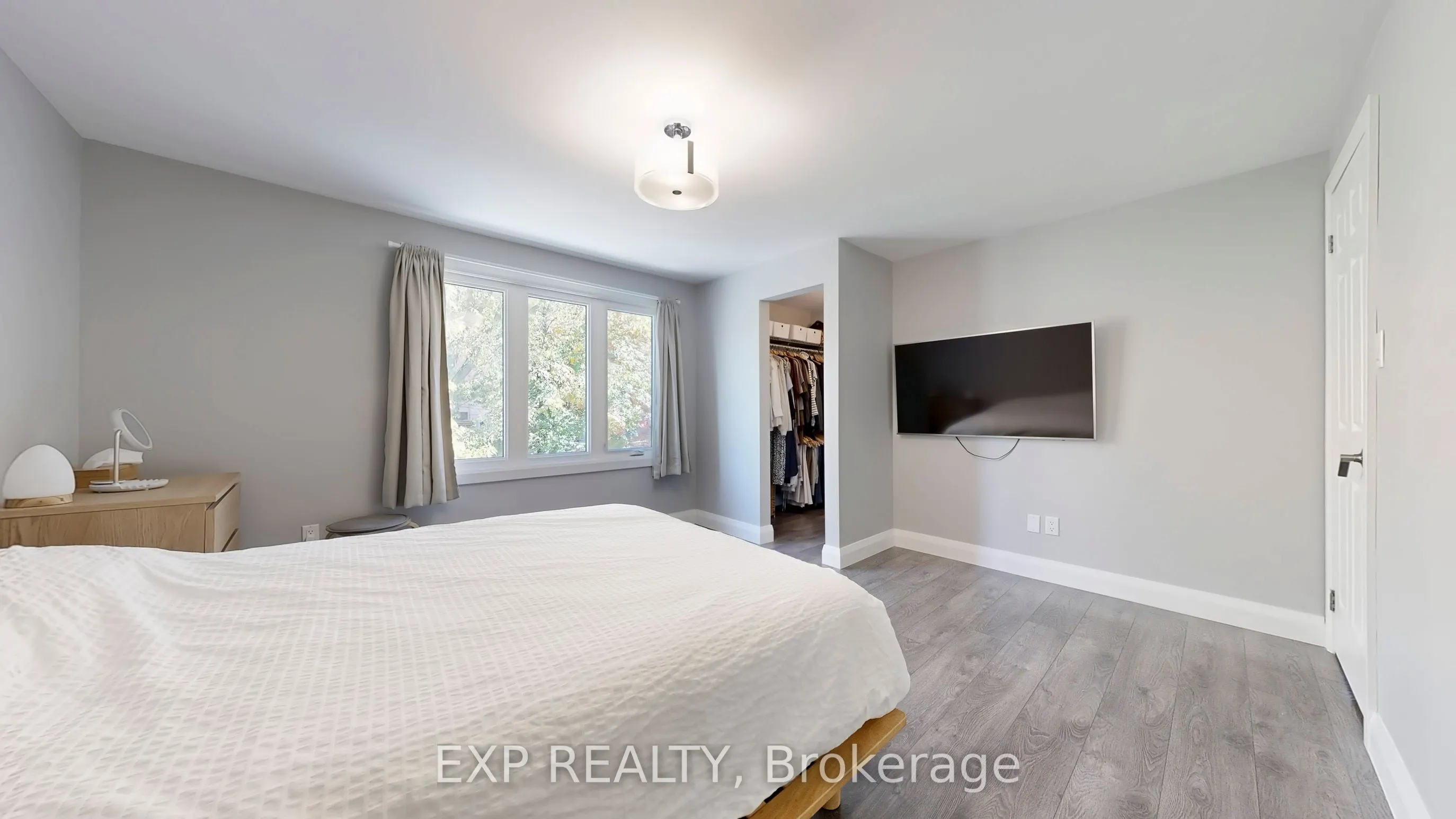 476 Aleah Crescent