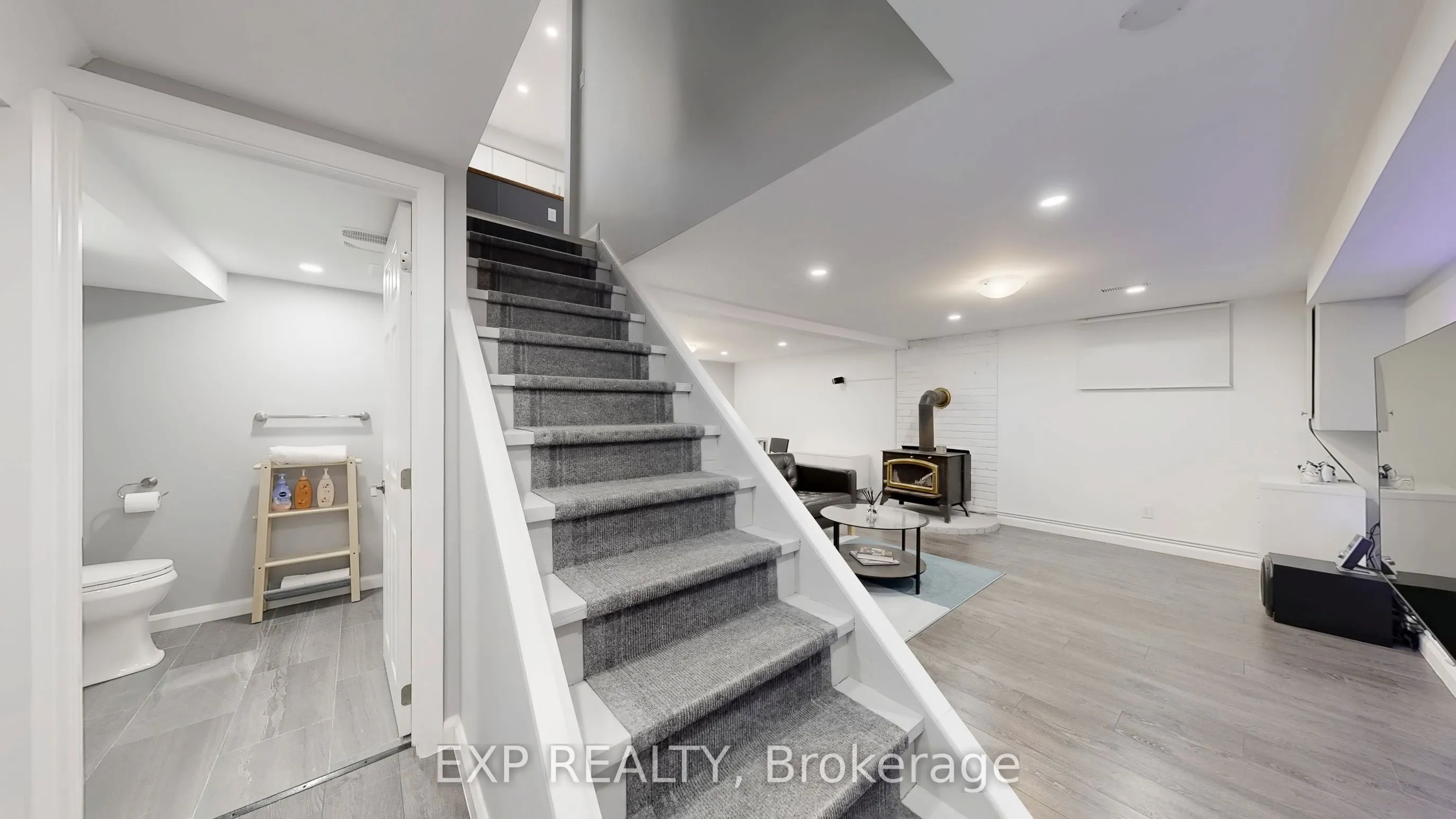476 Aleah Crescent