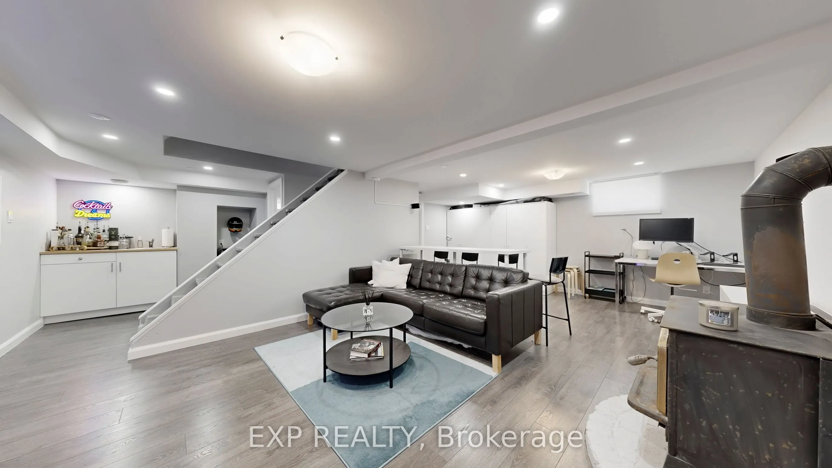 476 Aleah Crescent