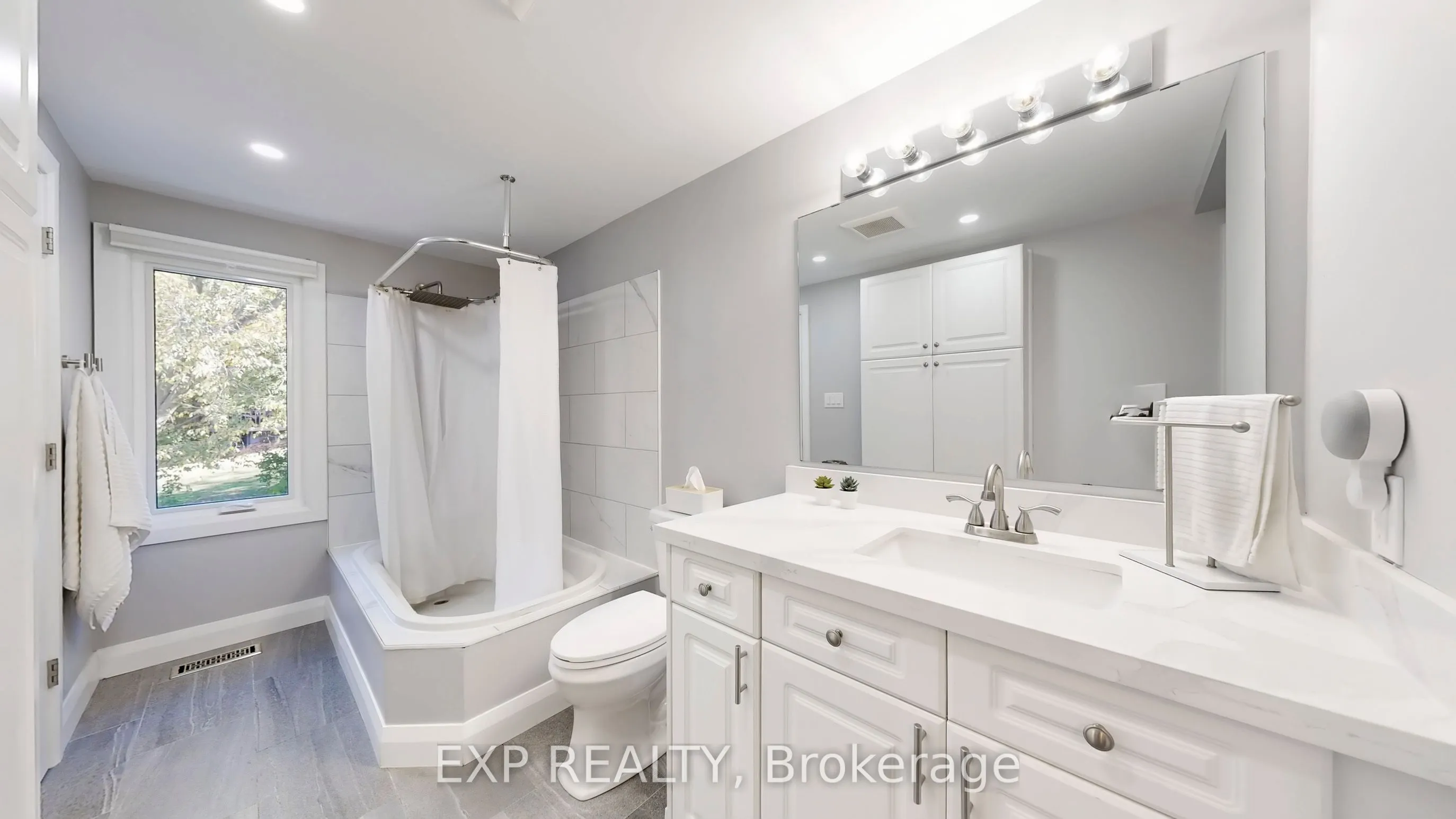 476 Aleah Crescent